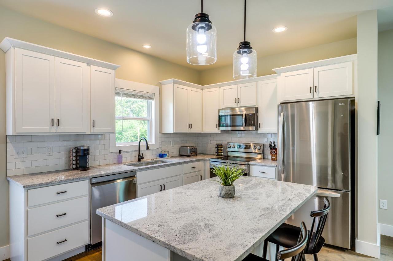 Holiday home Pet-friendly Vacation With Fire Pit Asheville