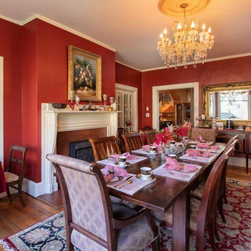 Black Walnut B&B Inn Bed & Breakfast