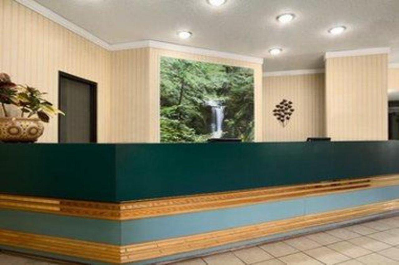 Hotel Ramada By Wyndham Southeast