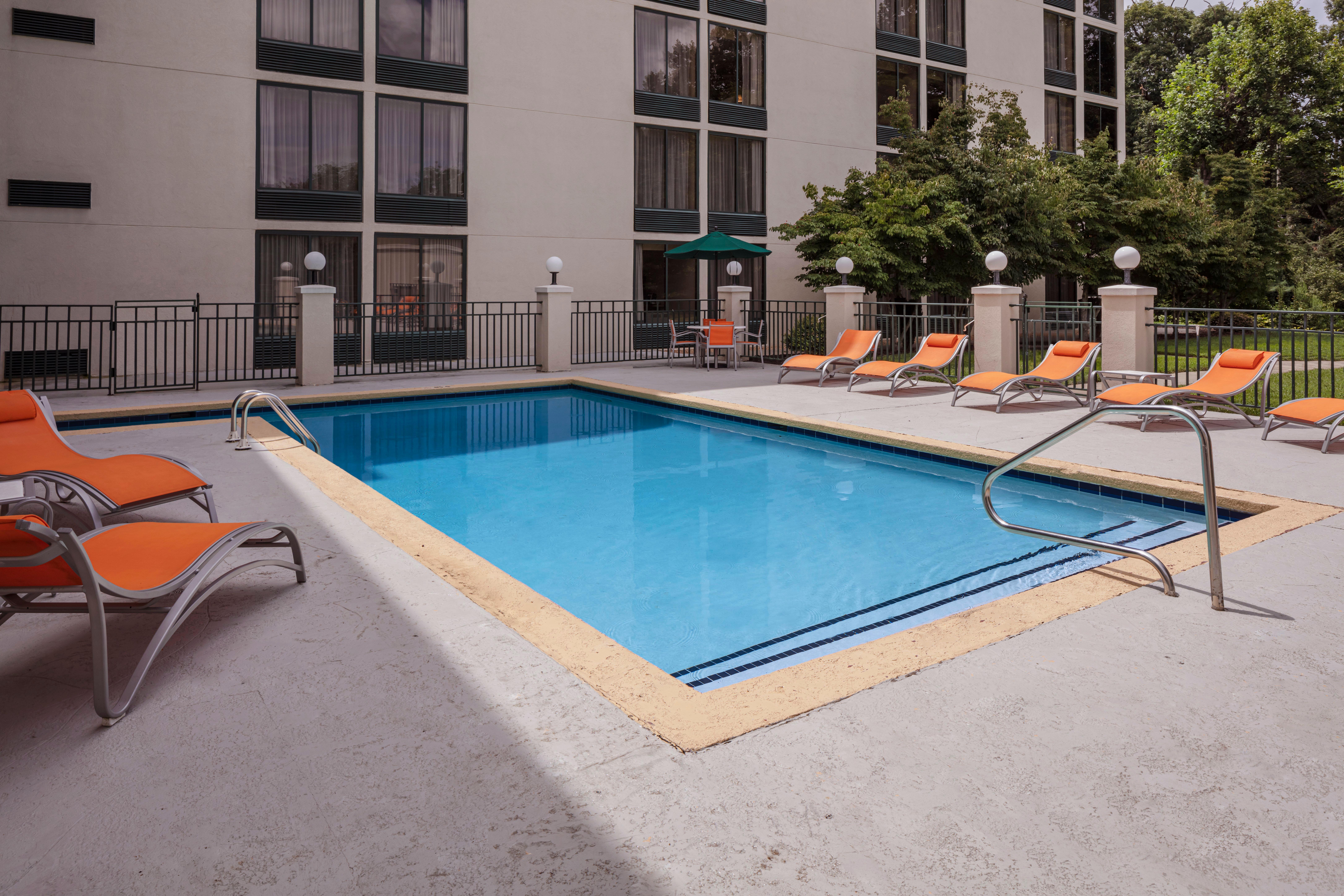 - Biltmore West By Ihg