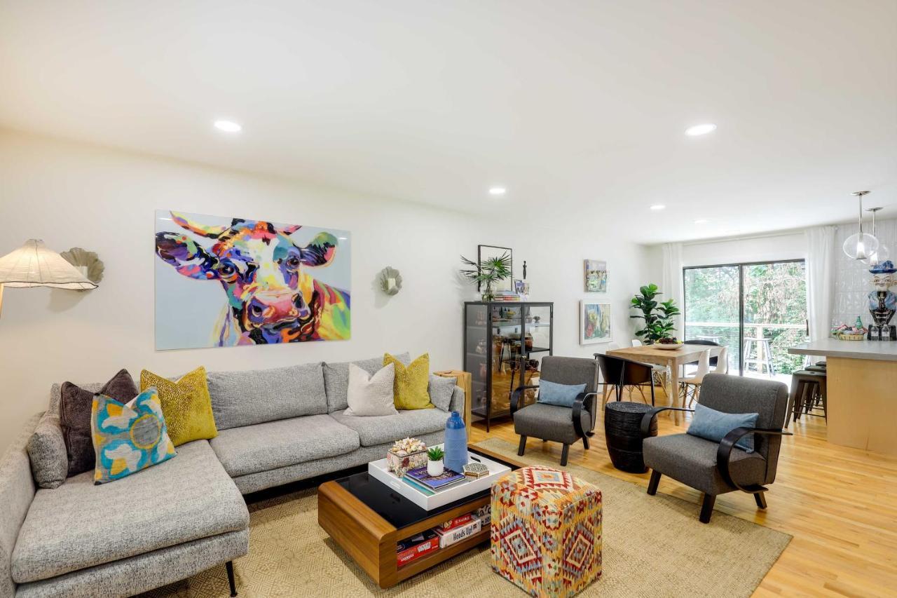 Modern With Hot Tub And Deck In Asheville! Asheville