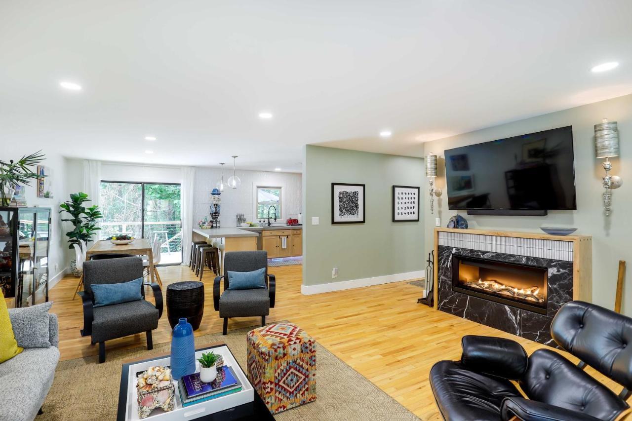 Holiday home Modern With Hot Tub And Deck In Asheville! Asheville
