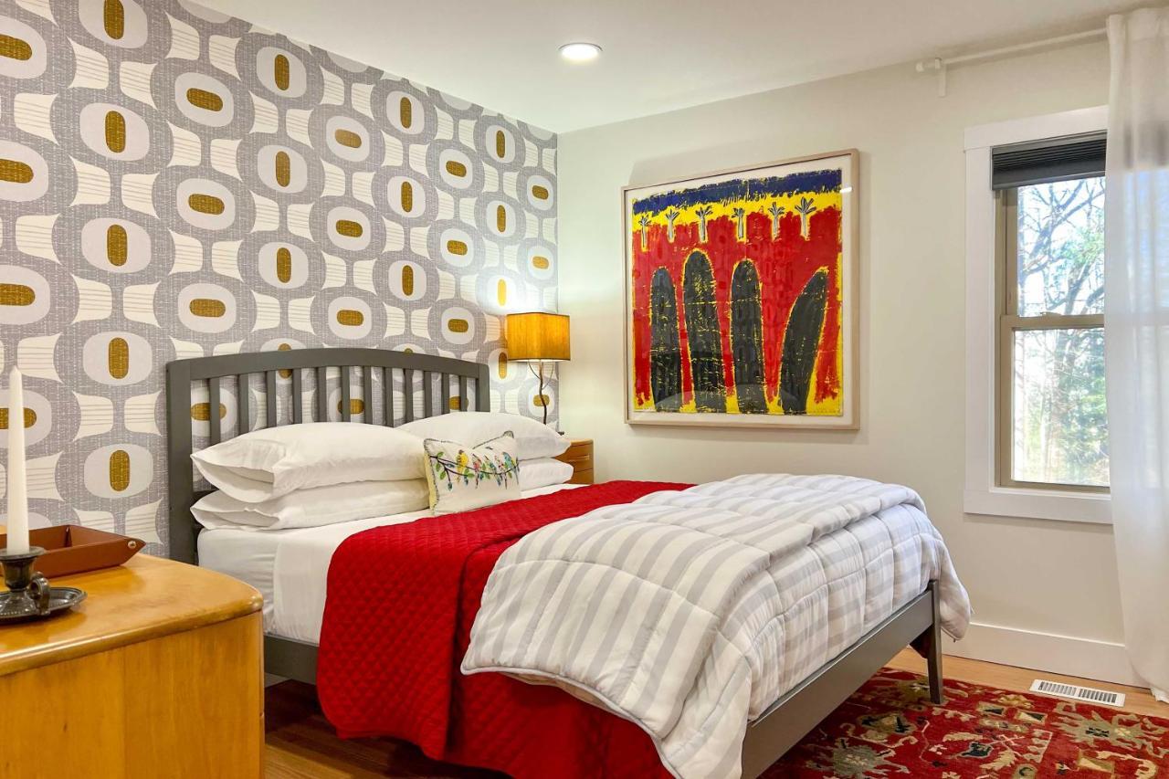 Holiday home Modern With Hot Tub And Deck In Asheville! Asheville