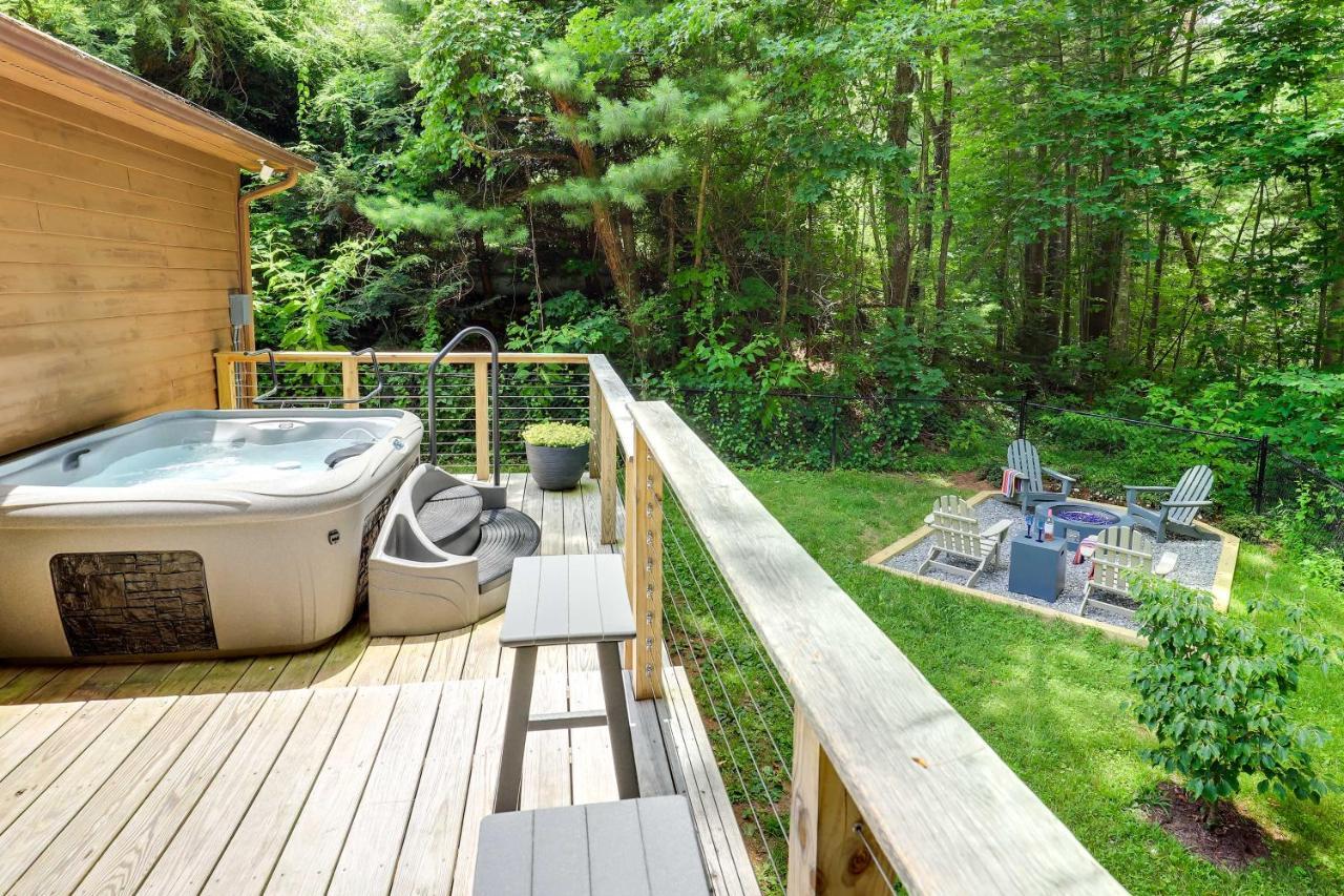 Modern With Hot Tub And Deck In Asheville! * Asheville