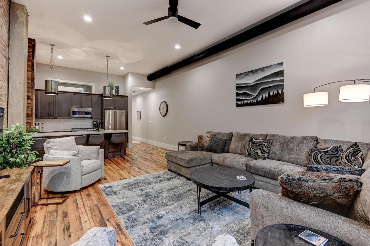Fabulous Downtown 2 Bedroom * Asheville