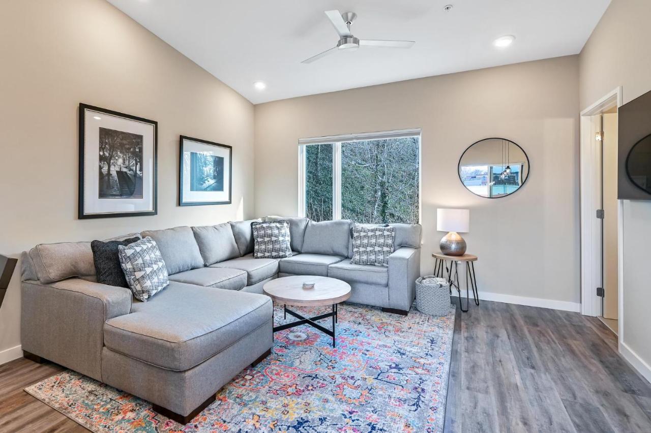 Immaculate South Slope Townhome Unit 96 Asheville