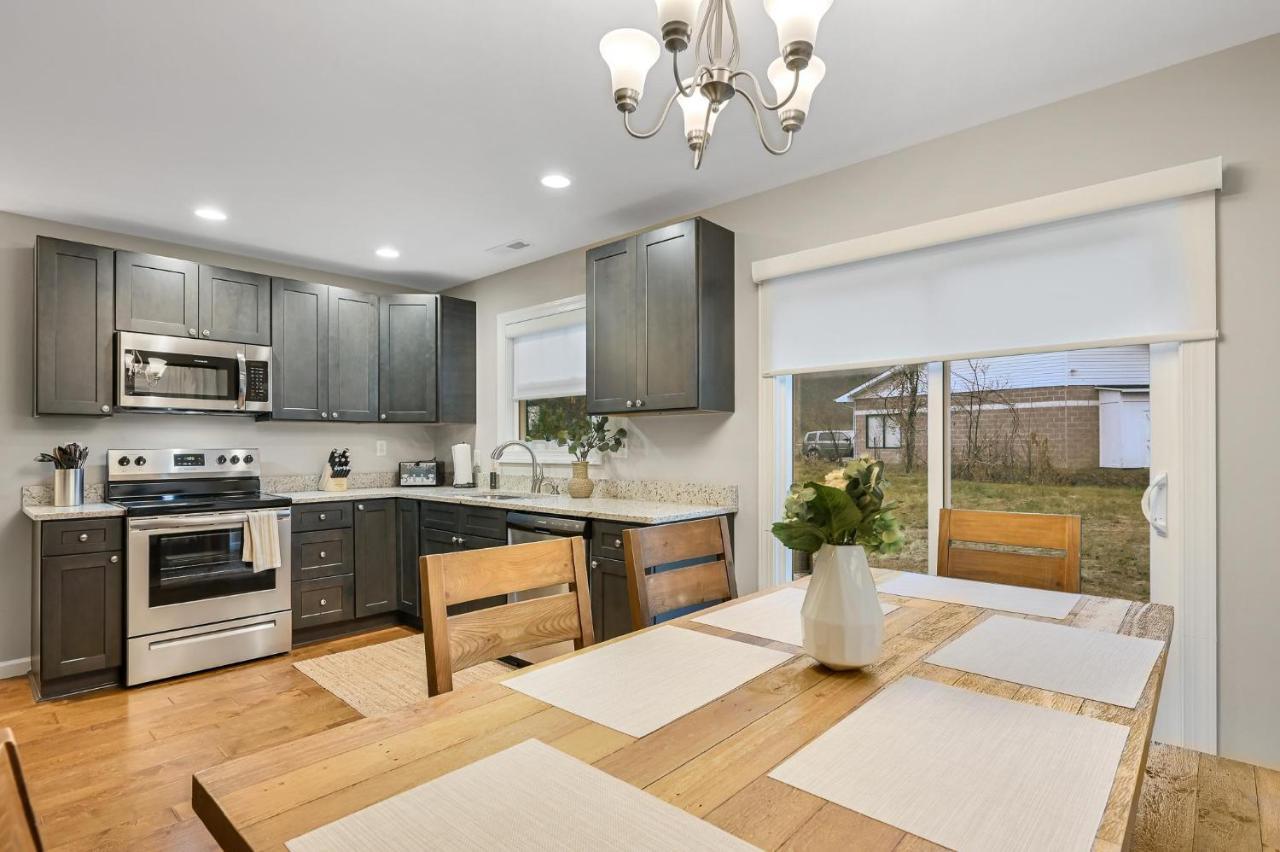 Holiday home Accessible To Center Townhome 2
