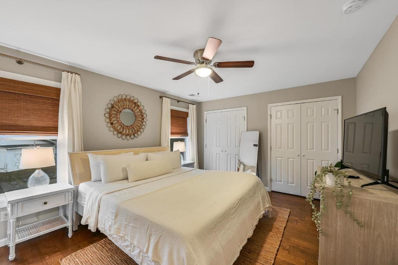 Accessible To Center Townhome 2 Holiday home Asheville