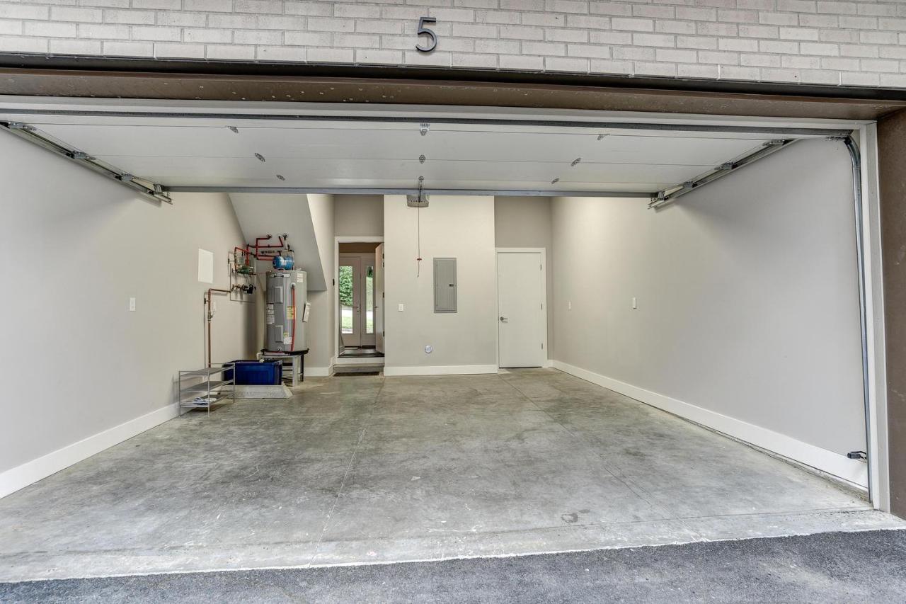 5 Bauhaus Townhome