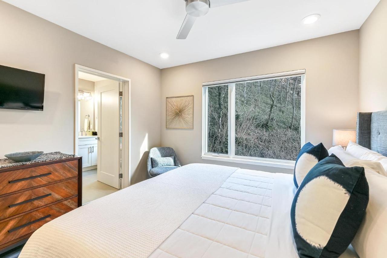 Immaculate South Slope Townhome Unit 96 Holiday home