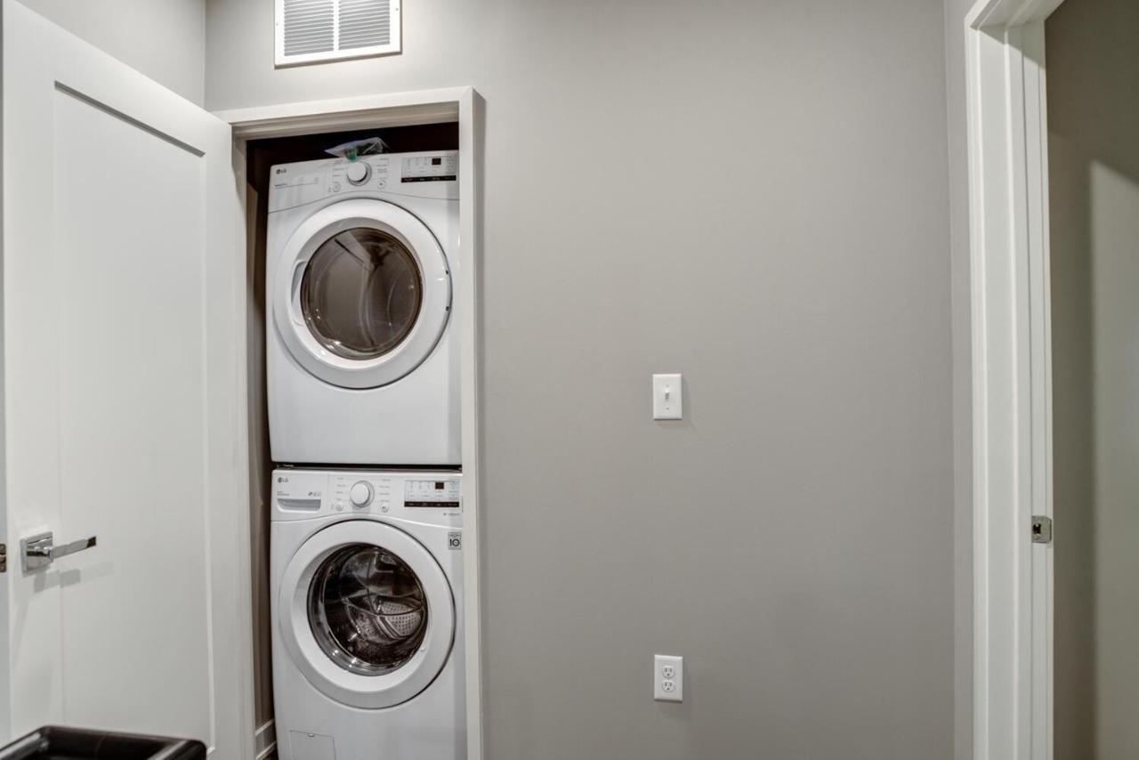Incredible South Slope Townhome With Private Elevator Unit 106 Holiday home
