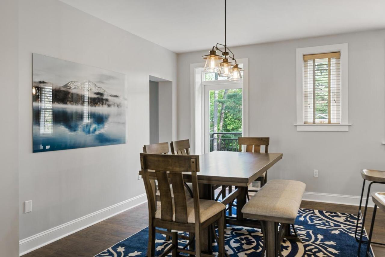 8 Village Lane 401