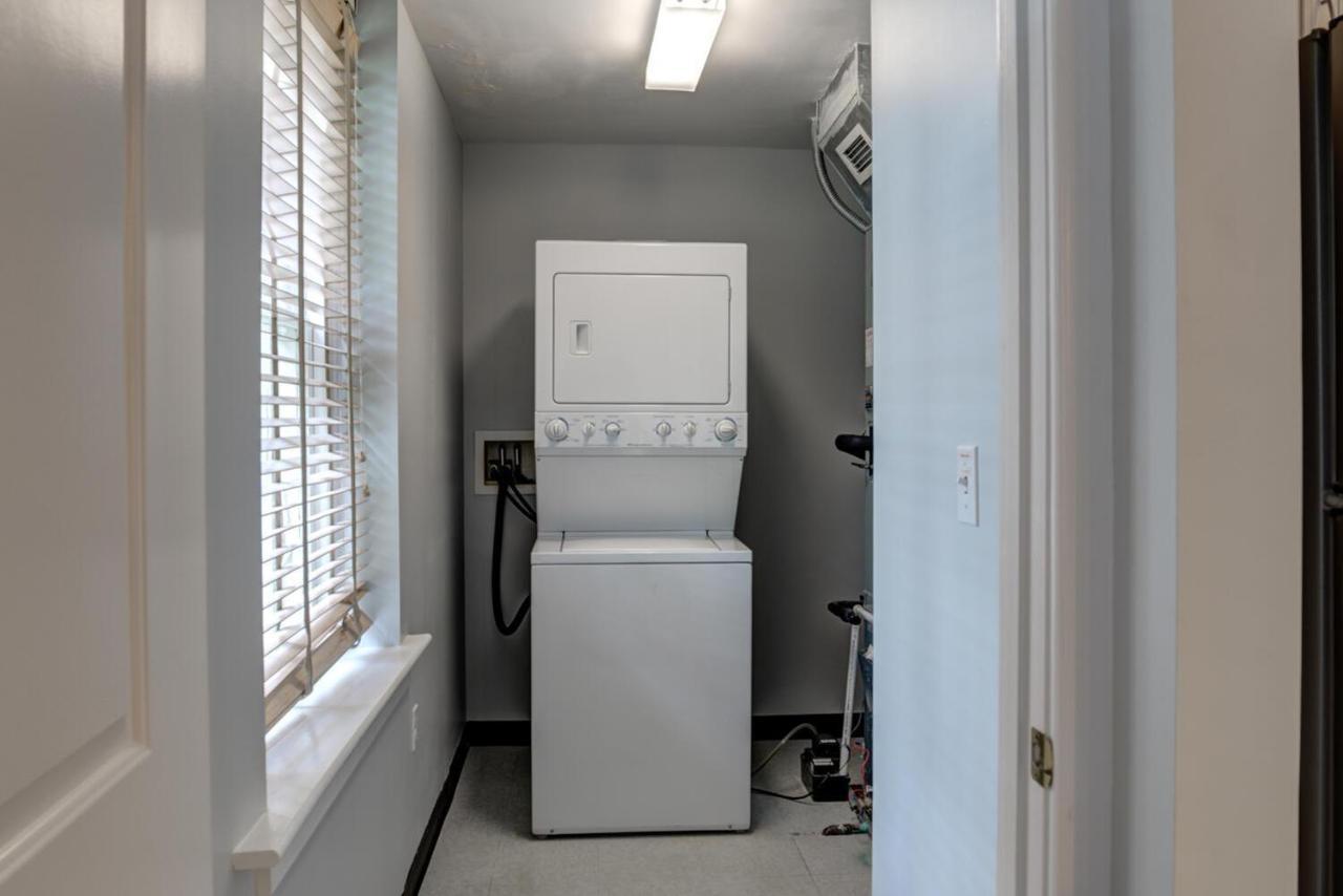 8 Village Lane 401