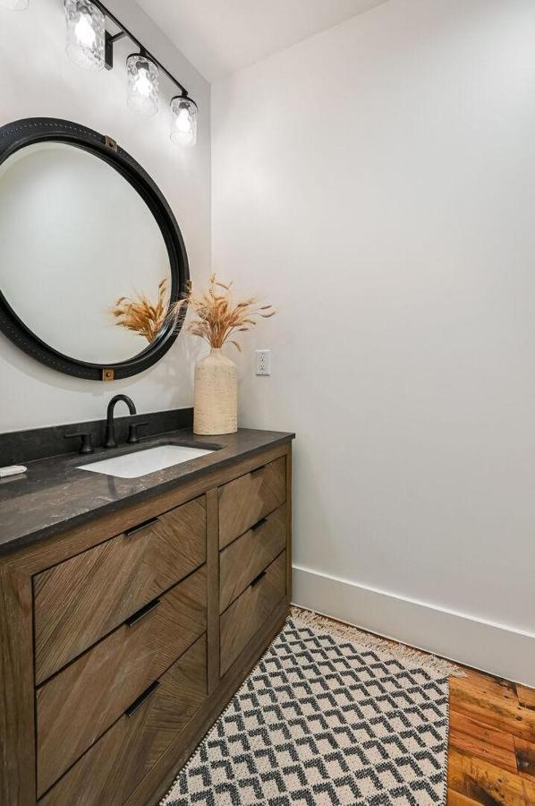 Impressive 2 Bed 2 And A Half Bath Center With Ev Charger Holiday home Asheville