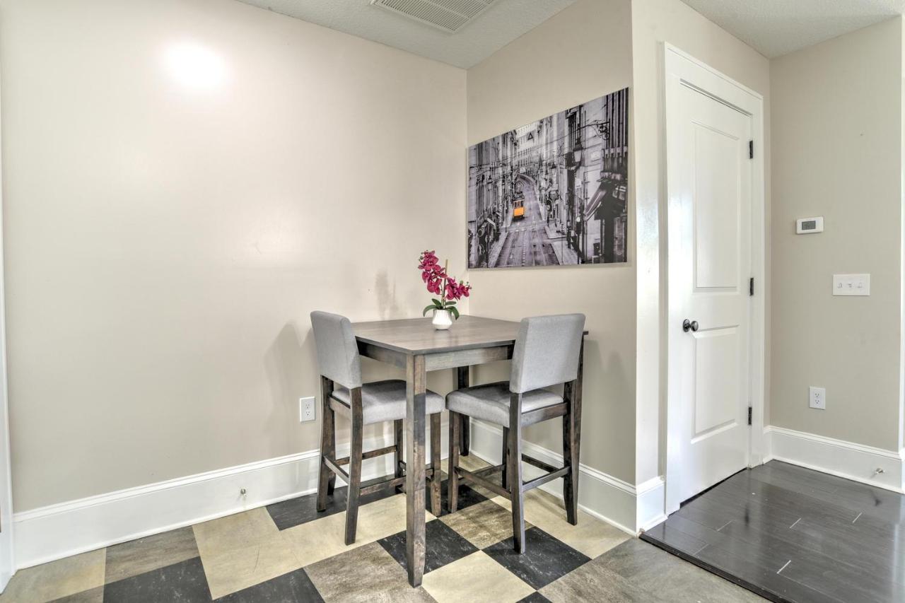 Historic King James Unit 9 Holiday home Asheville