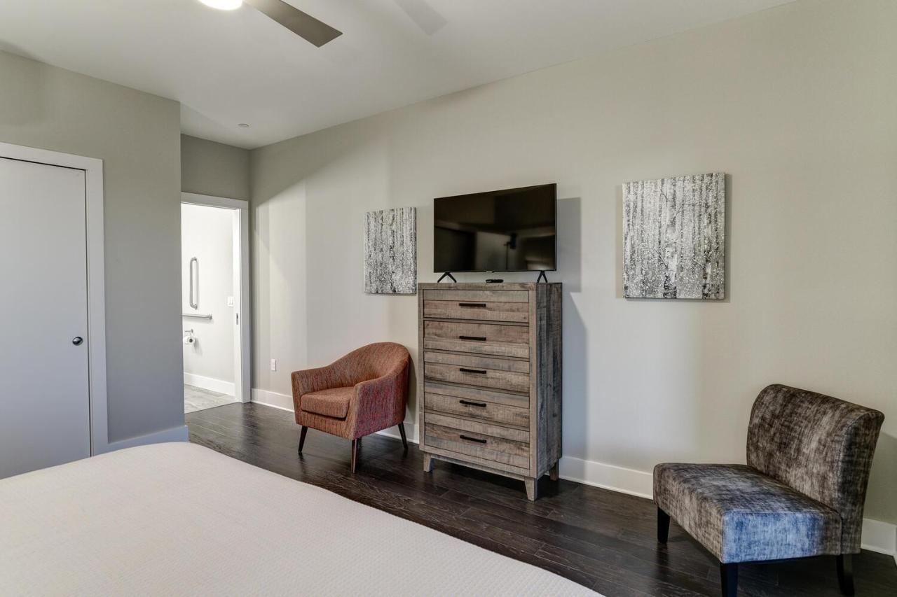 145 Biltmore Avenue 541b00a Holiday home *
