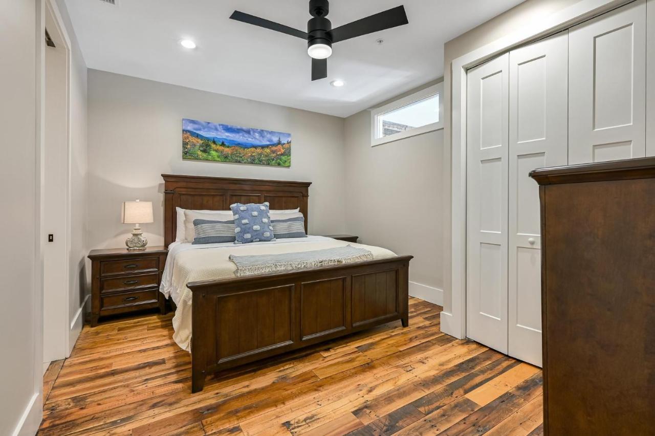 Holiday home Phenomenal 2 Bedroom 2 And A Half Bathroom Downtown Asheville
