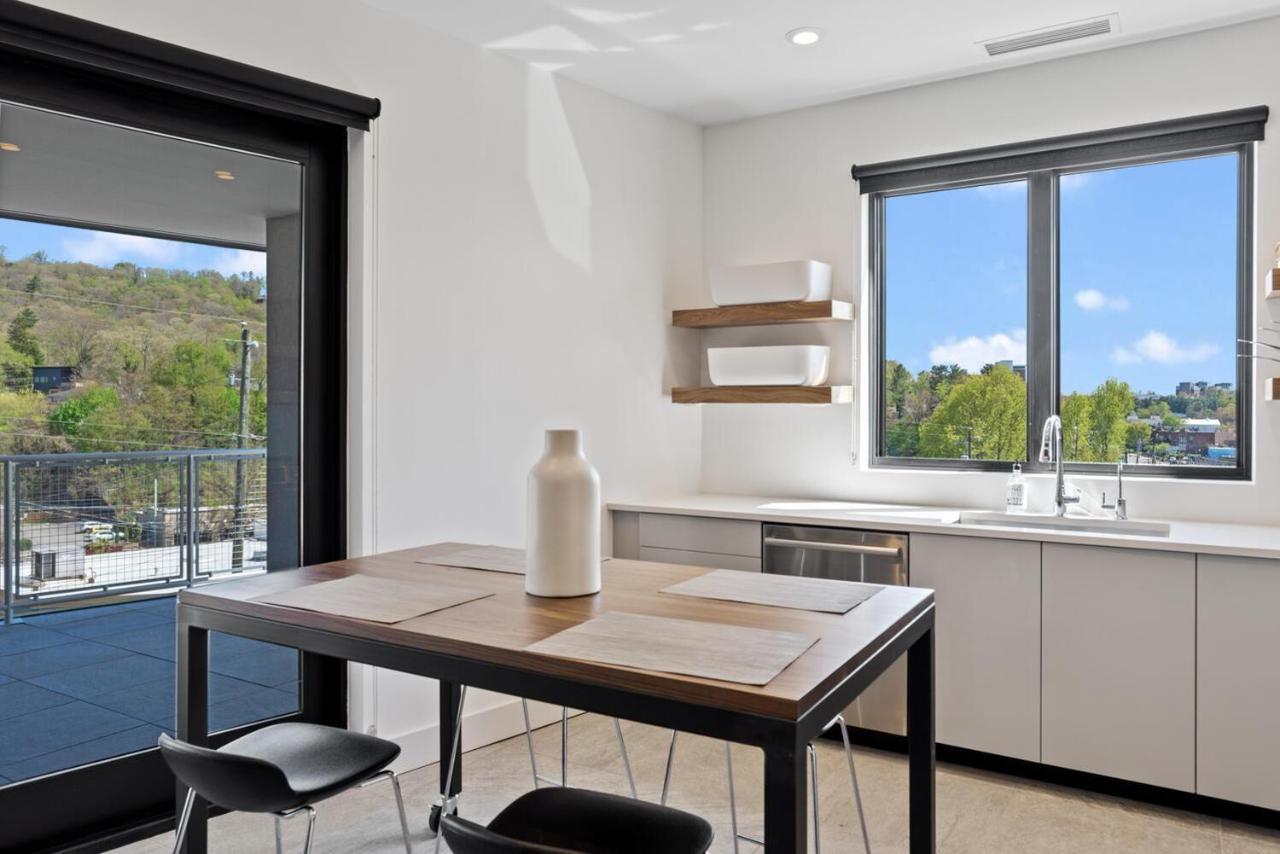 145 Billmore Avenue 305 Holiday home *