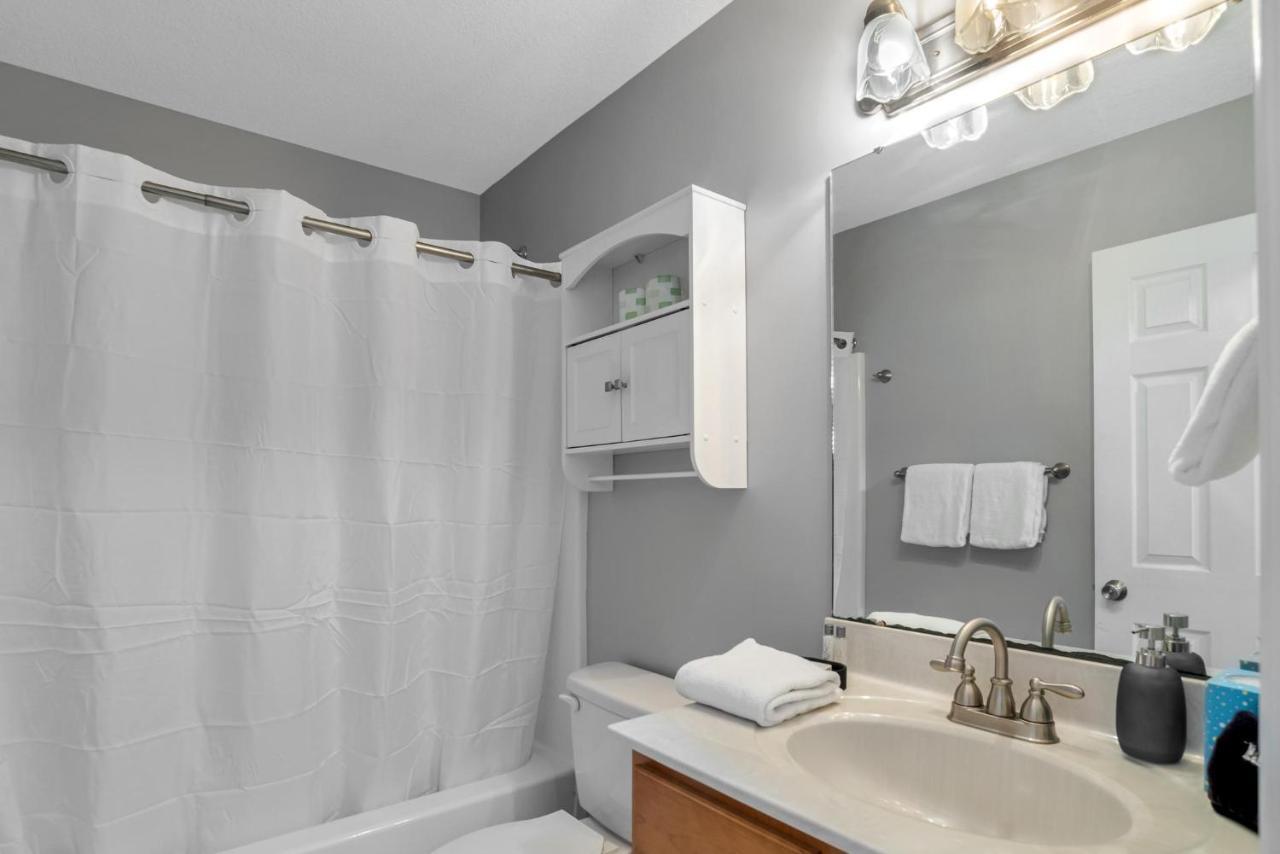 Wonderful With Hot Tub 5 Min To Downtown *