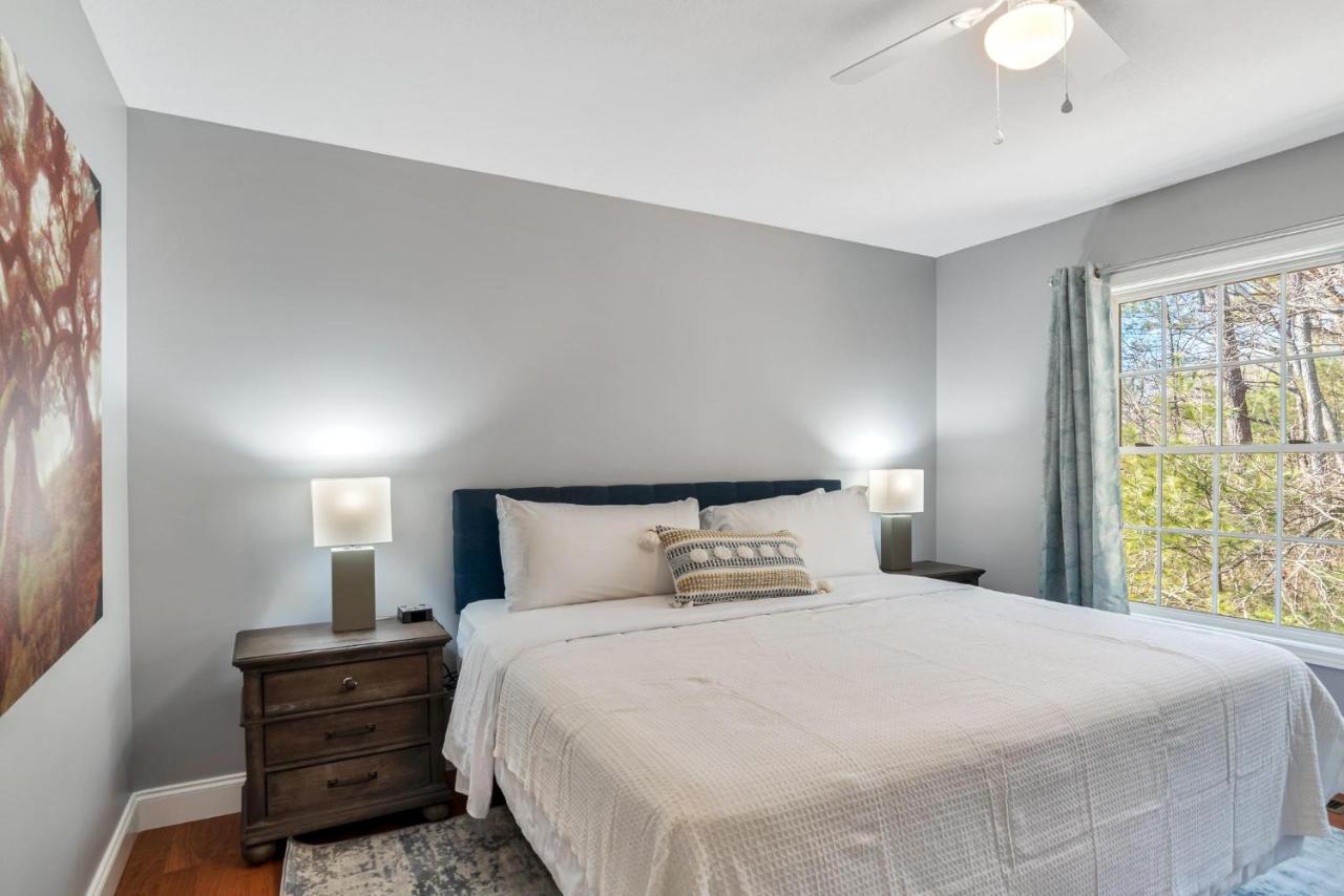 Wonderful With Hot Tub 5 Min To Downtown Holiday home *
