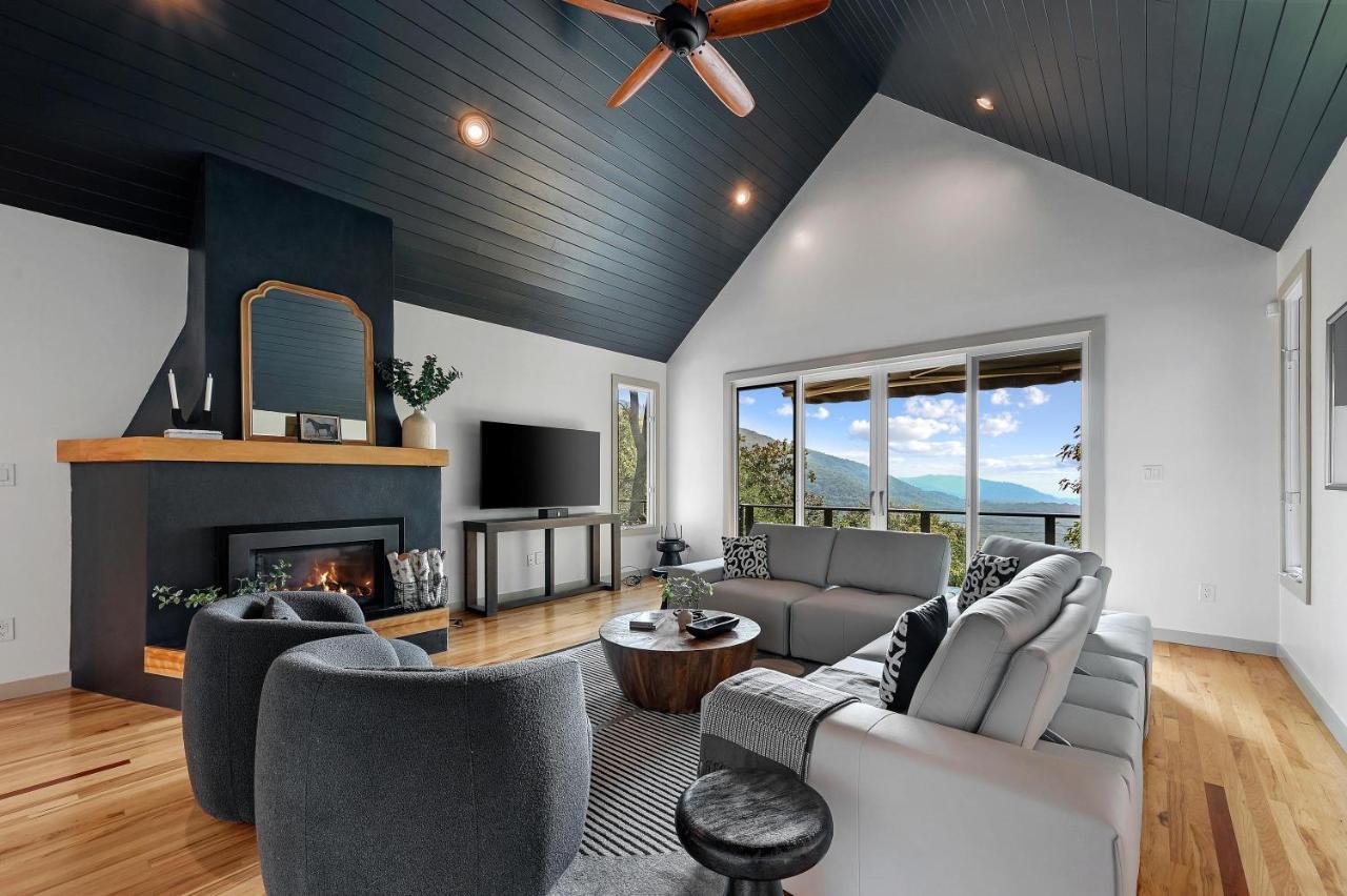 Simply Stunning Off Blue Ridge Pkwy Holiday home