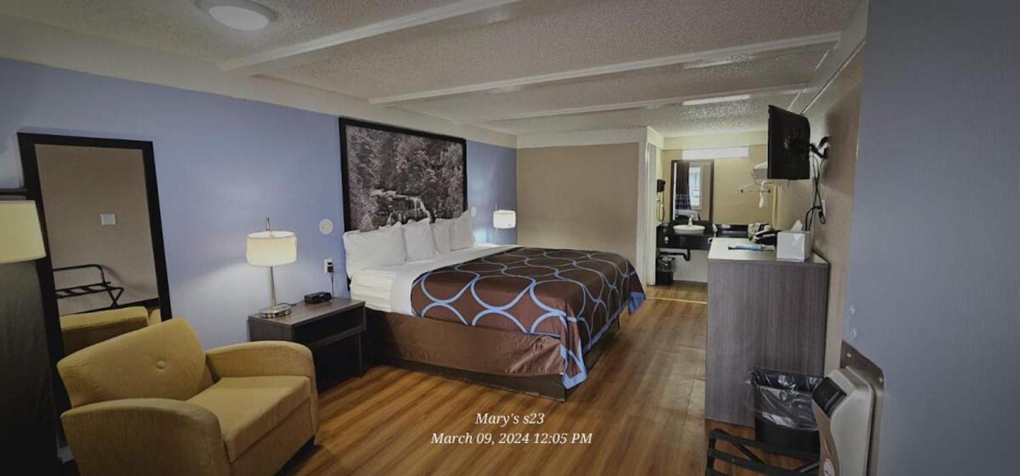 Super 8 By Wyndham Asheville/biltmore Hotel