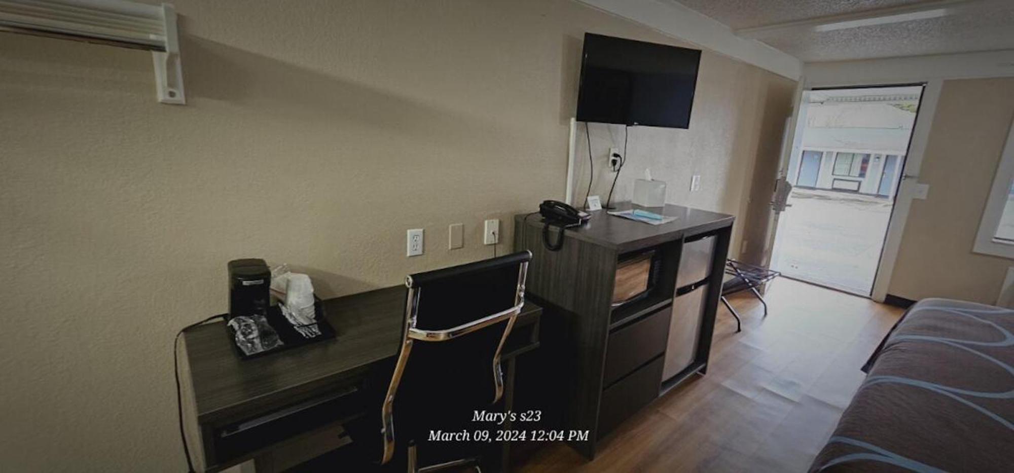 Super 8 By Wyndham Asheville/biltmore Hotel 2*