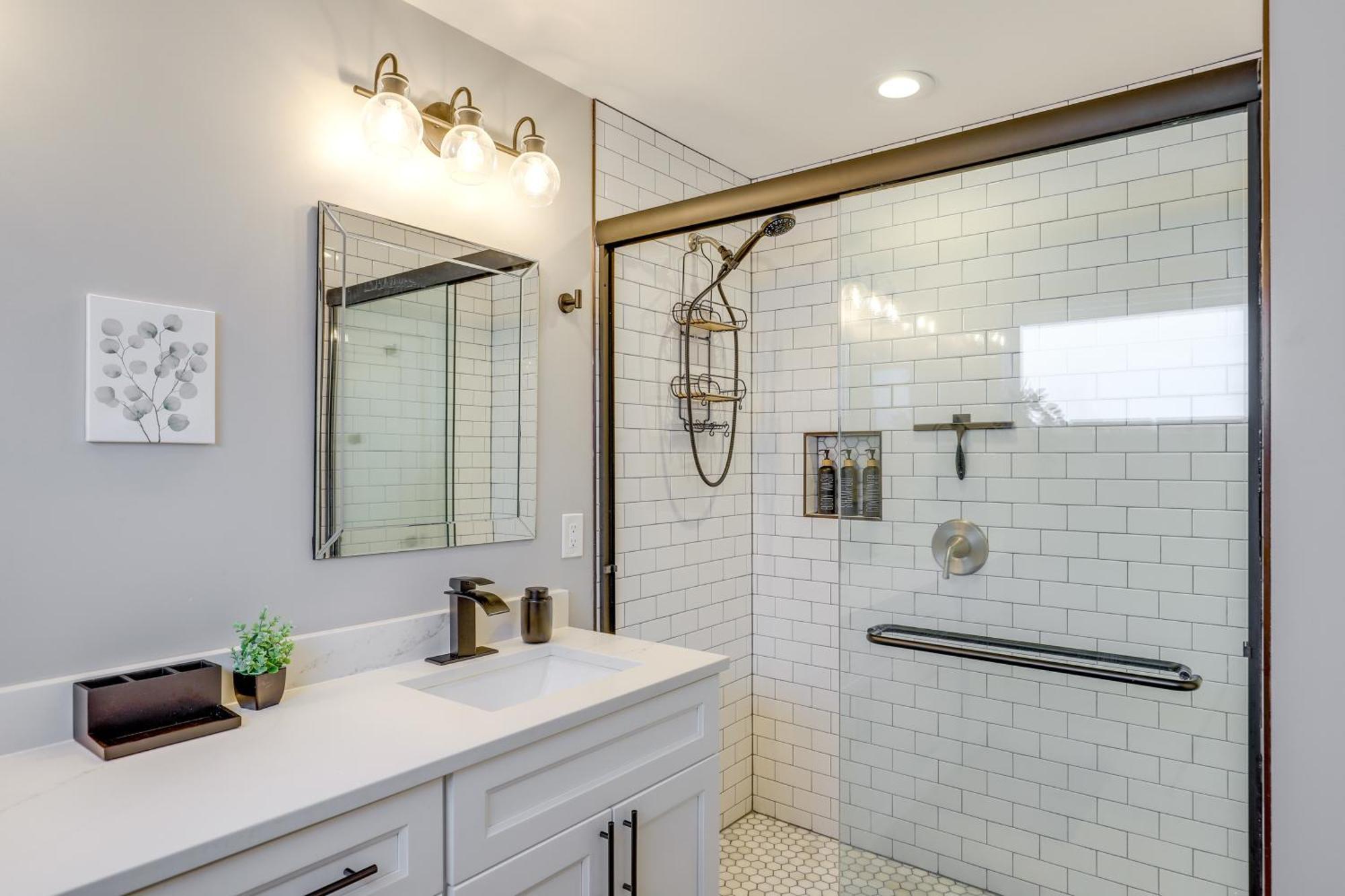 Chic Spacious Avl Oasis With Hot Tub And Fire Pit Asheville