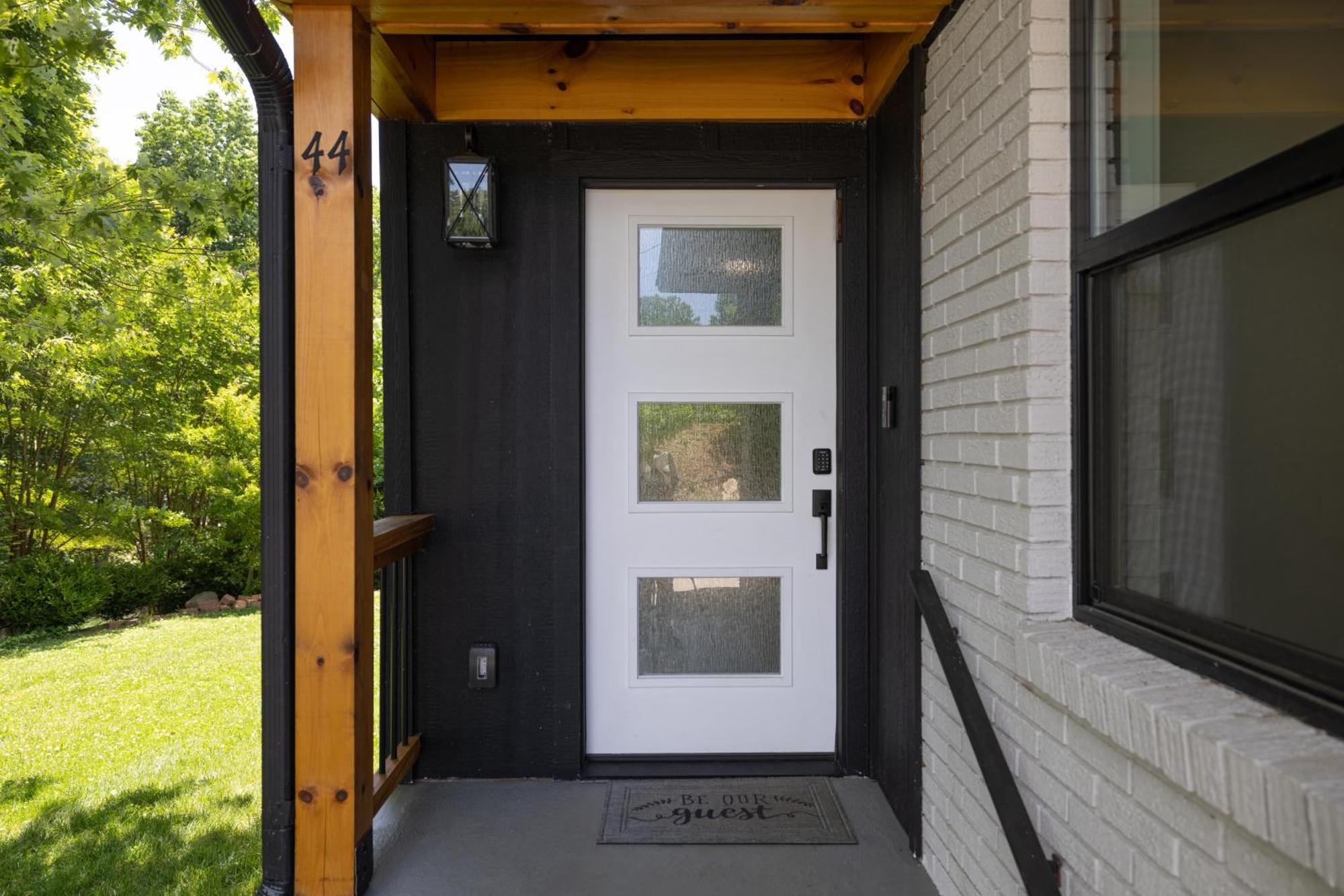 Mid-century Modern Impeccable Remodel With Hot Tub *