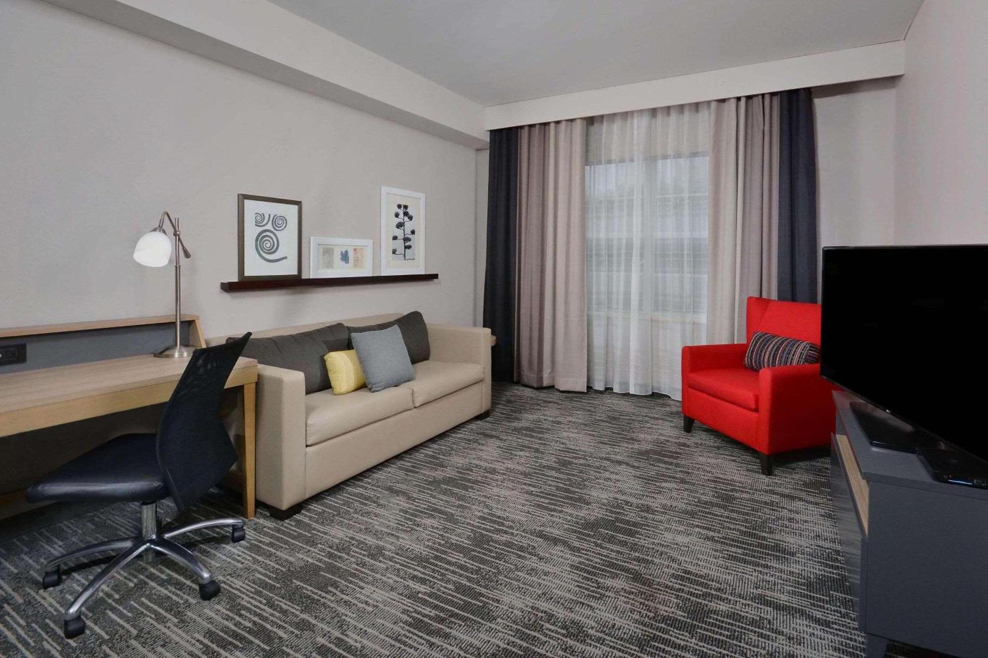 Hotel Country & By Radisson, West Near Biltmore 3*