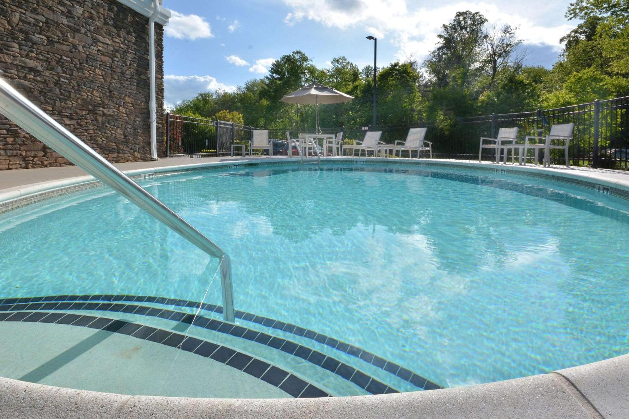 Country & By Radisson, West Near Biltmore Hotel 3*