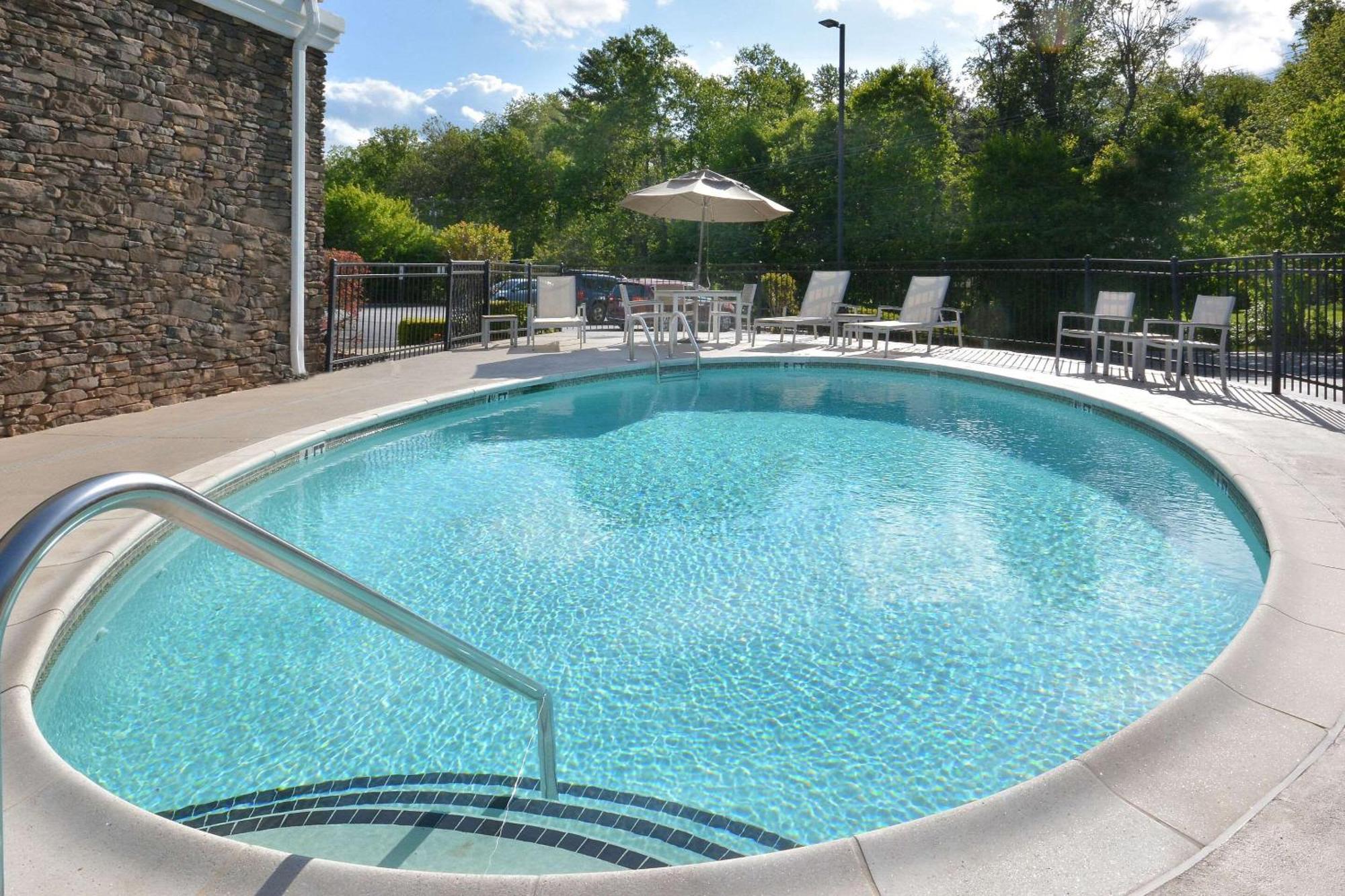 Country & By Radisson, West Near Biltmore Hotel Asheville