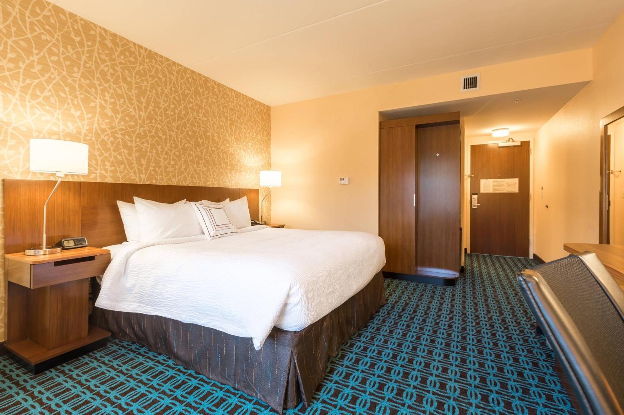 Fairfield & By Marriott Tunnel Road Hotel
