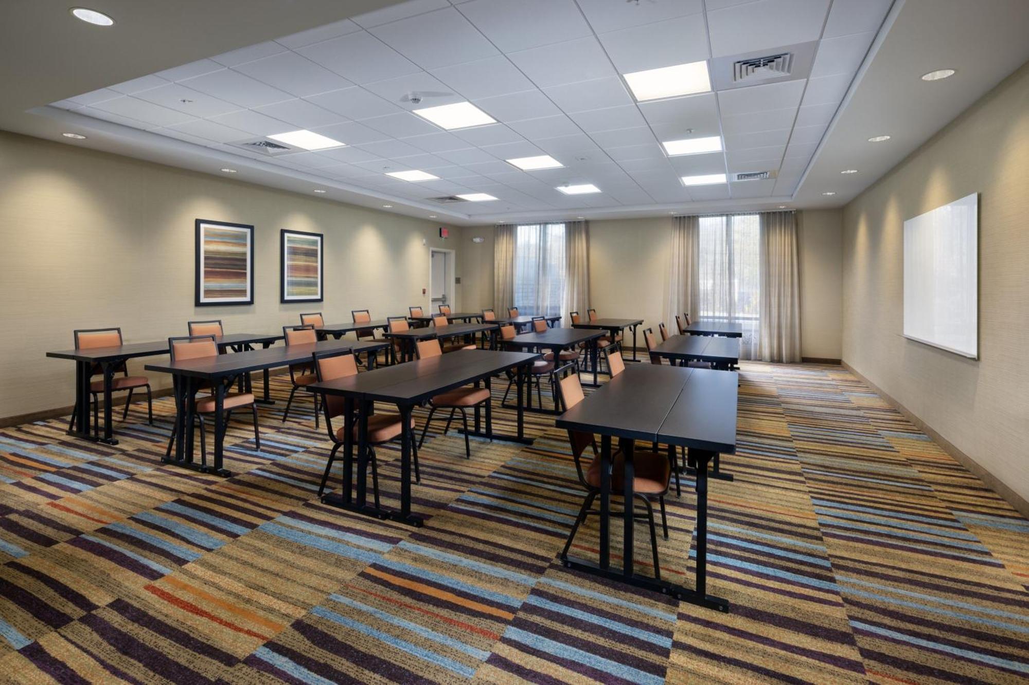 Hotel Fairfield & By Marriott Tunnel Road Asheville