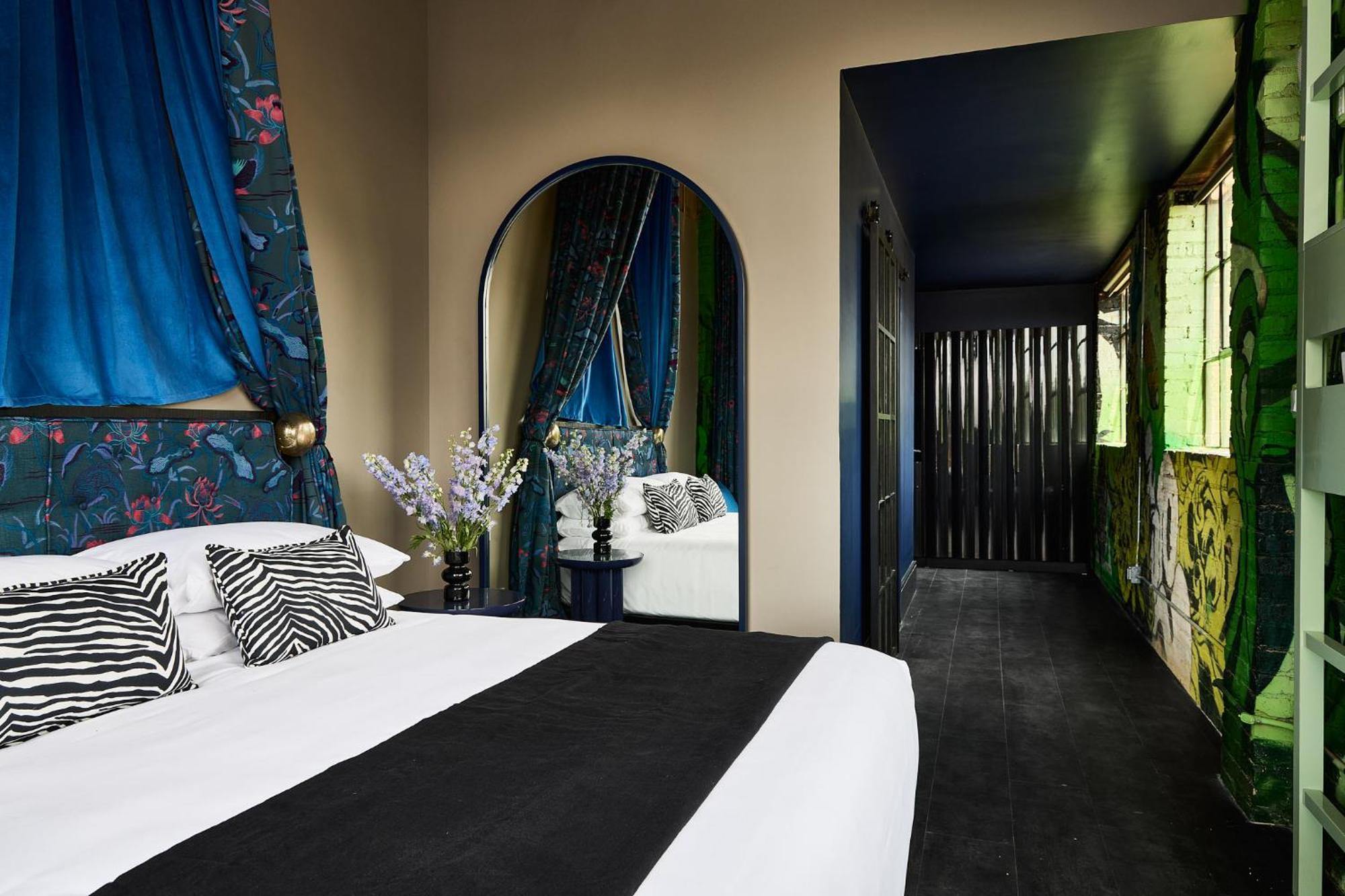 Hotel The Radical 4*