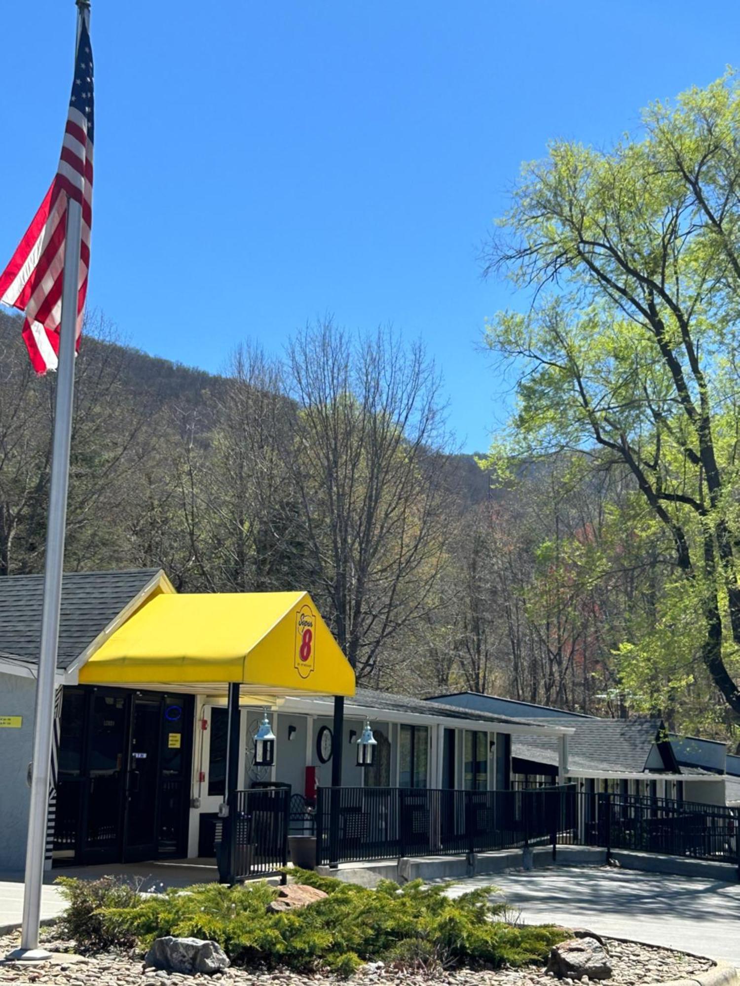 Super 8 By Wyndham Asheville/biltmore 2*