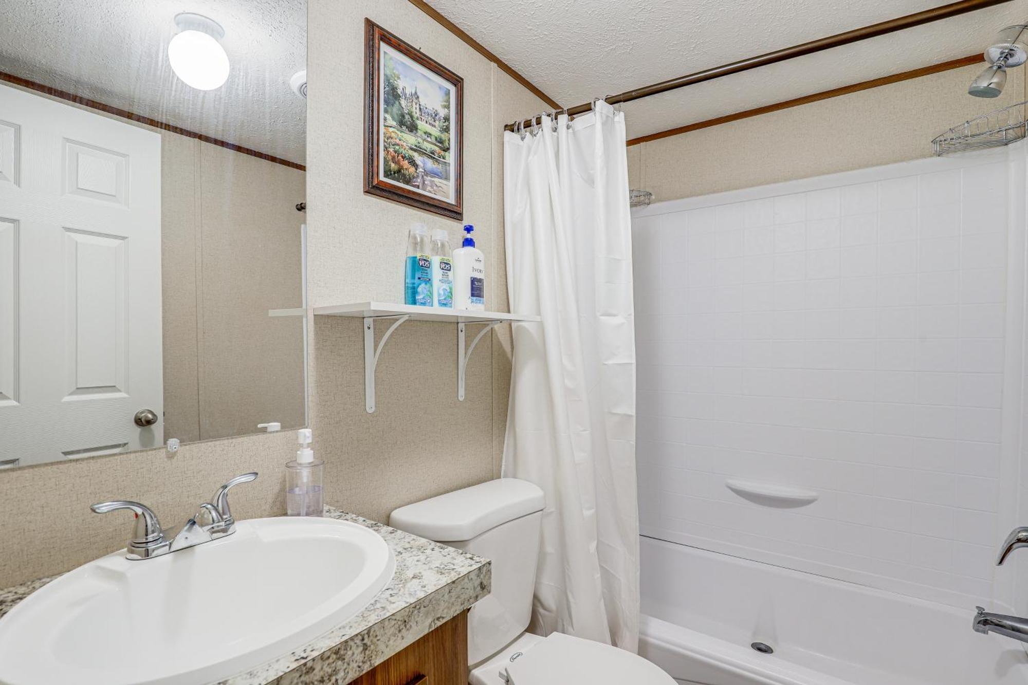 Pet-friendly About 5 Mi To Blue Ridge Parkway! *