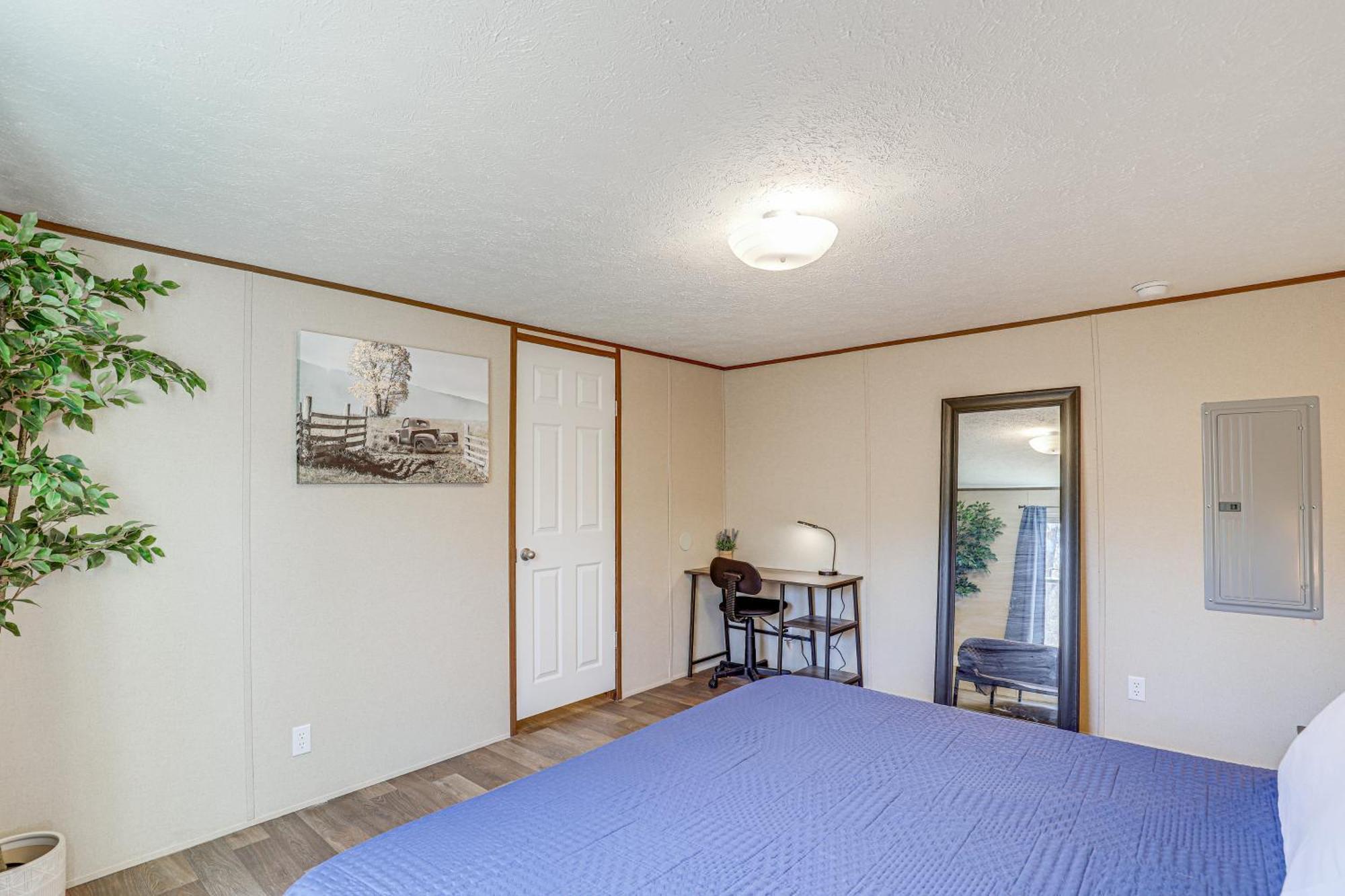 Pet-friendly About 5 Mi To Blue Ridge Parkway! *