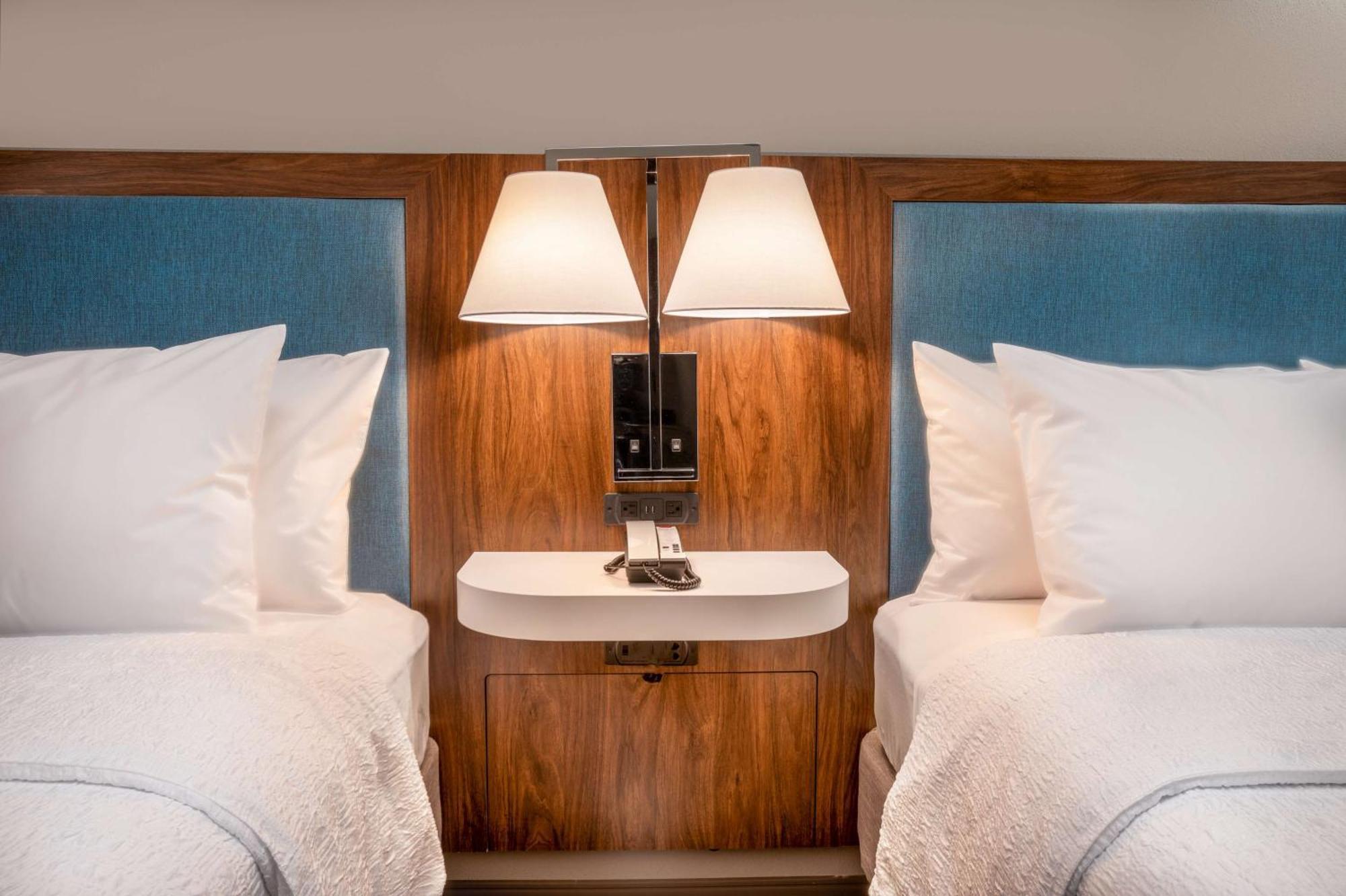 Hampton Asheville-tunnel Road Hotel 3*