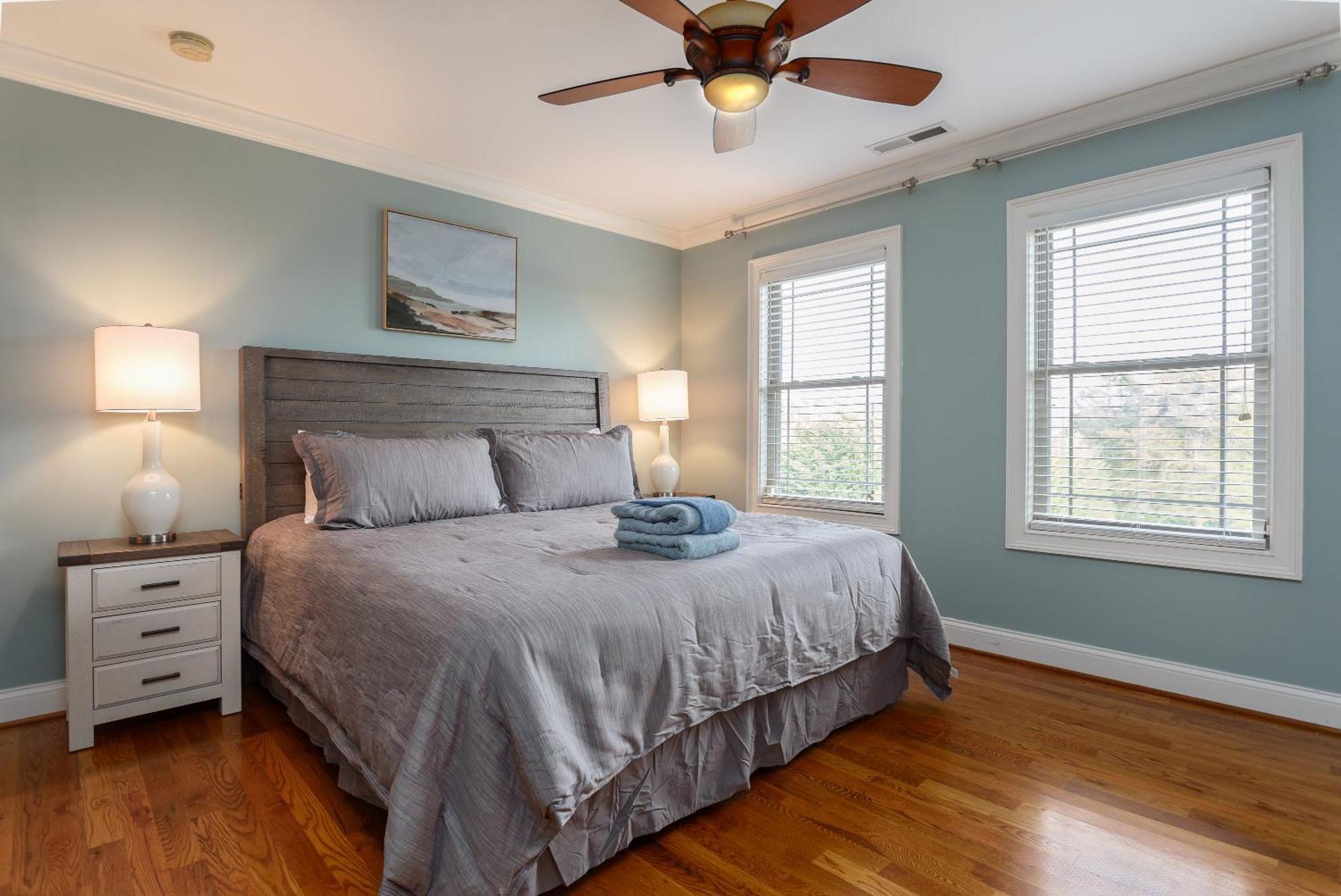 Premium Wifi! Luxurious In With Private Hot Tub! * Asheville