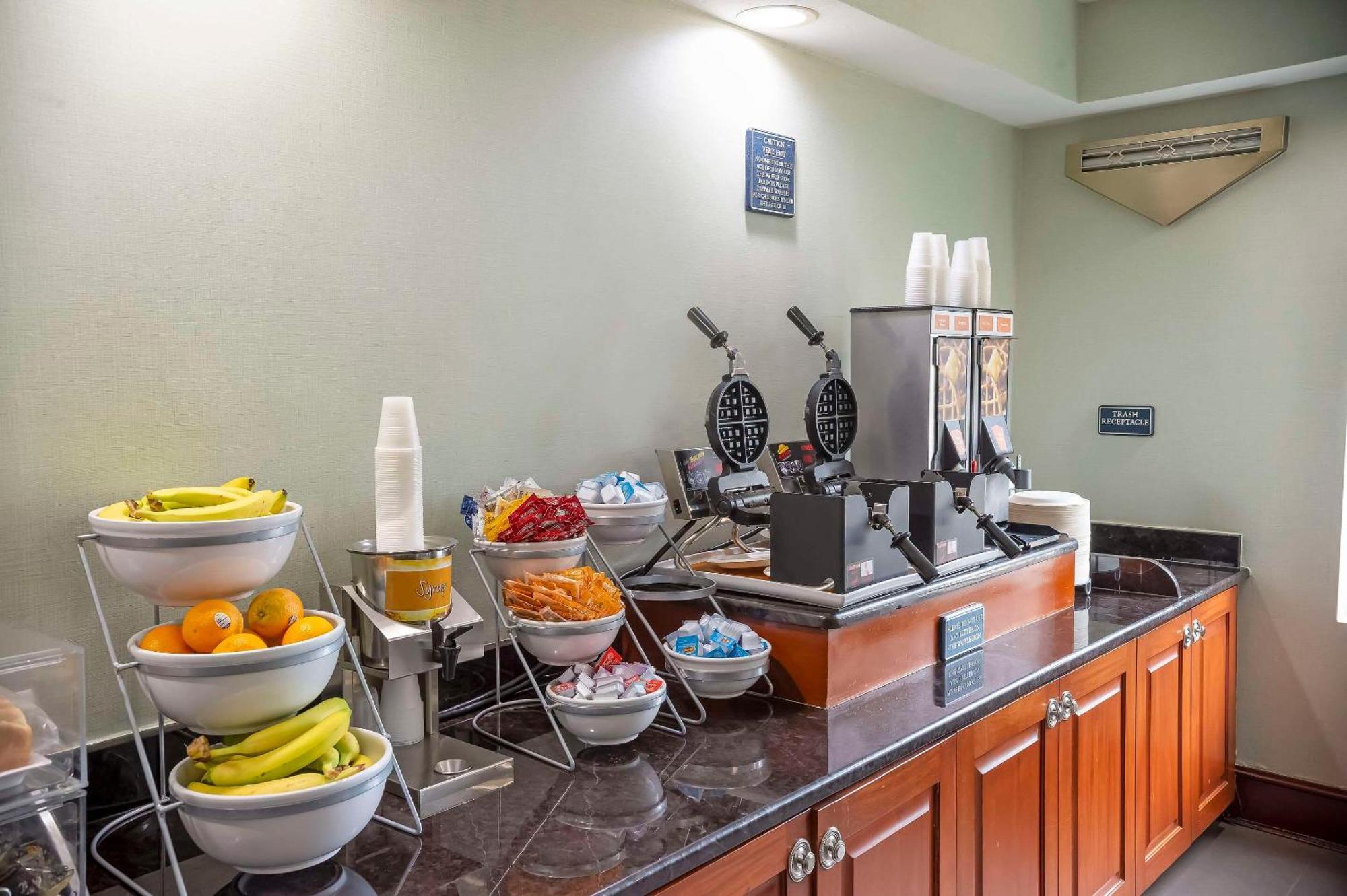 Comfort Outlet Center 3* Asheville