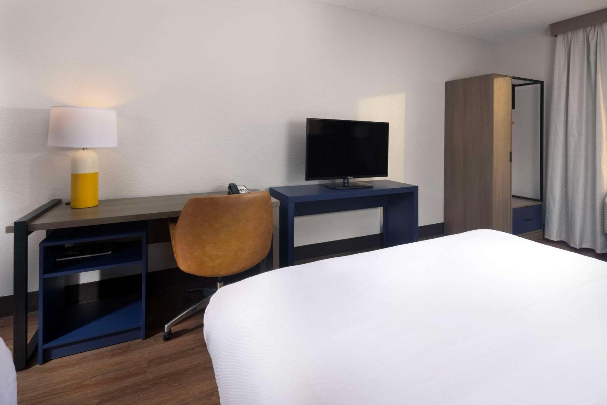 Hotel Comfort Outlet Center