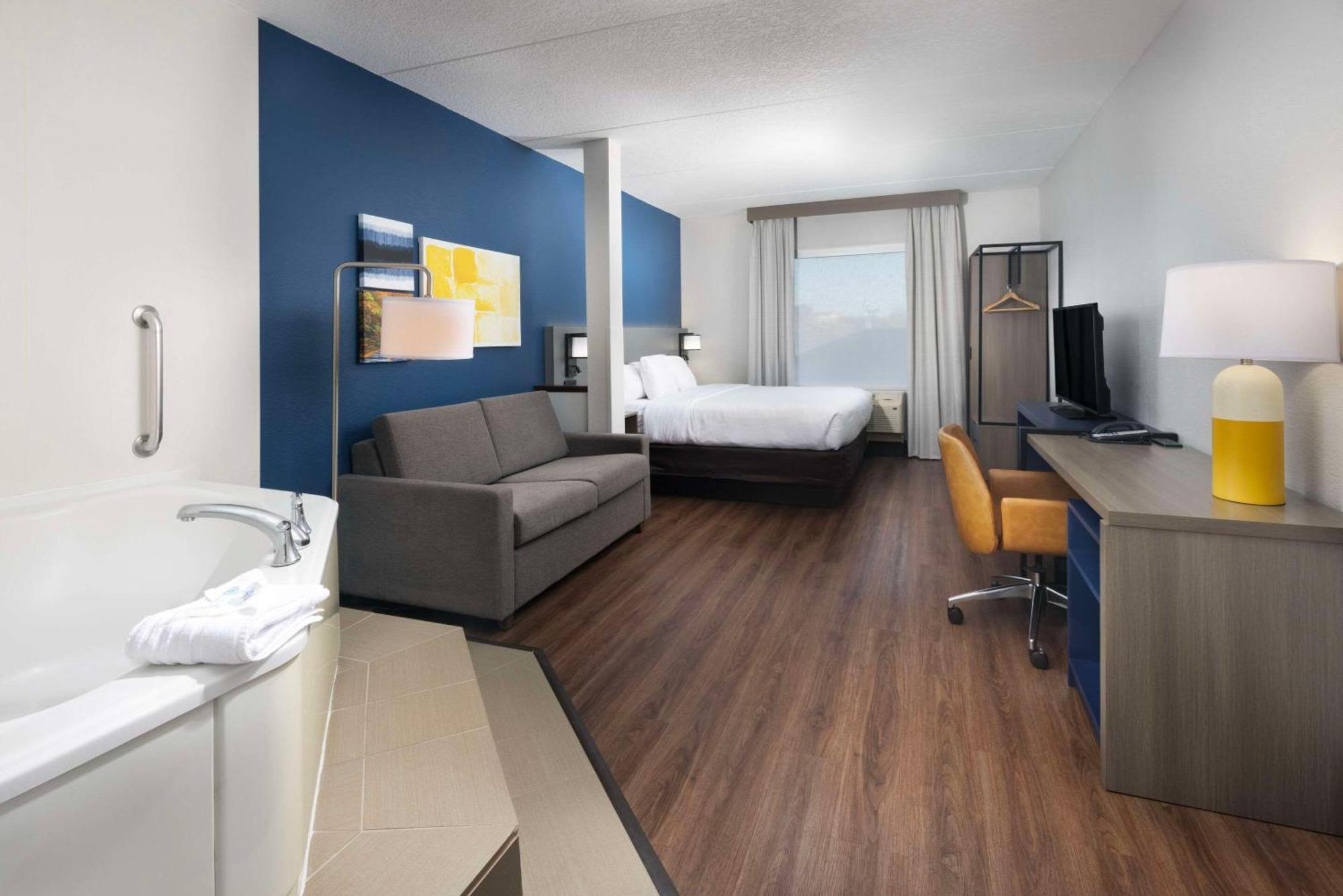 Hotel Comfort Outlet Center Asheville