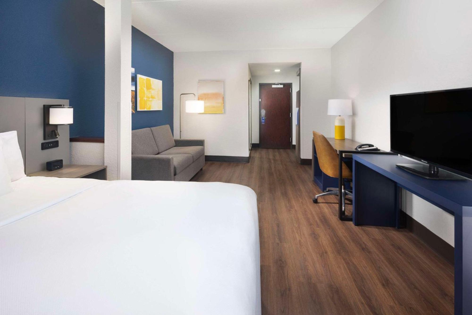 Comfort Outlet Center 3*