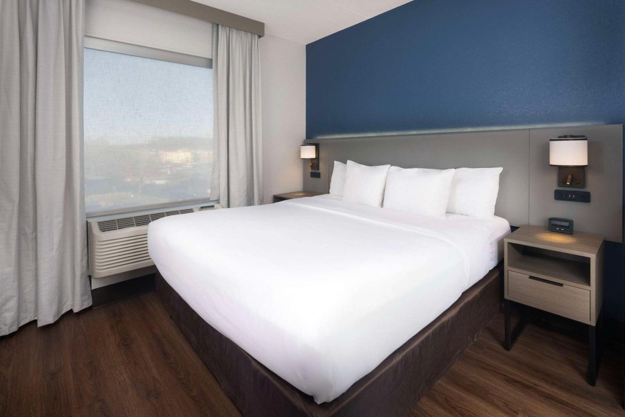 Comfort Outlet Center 3* Asheville