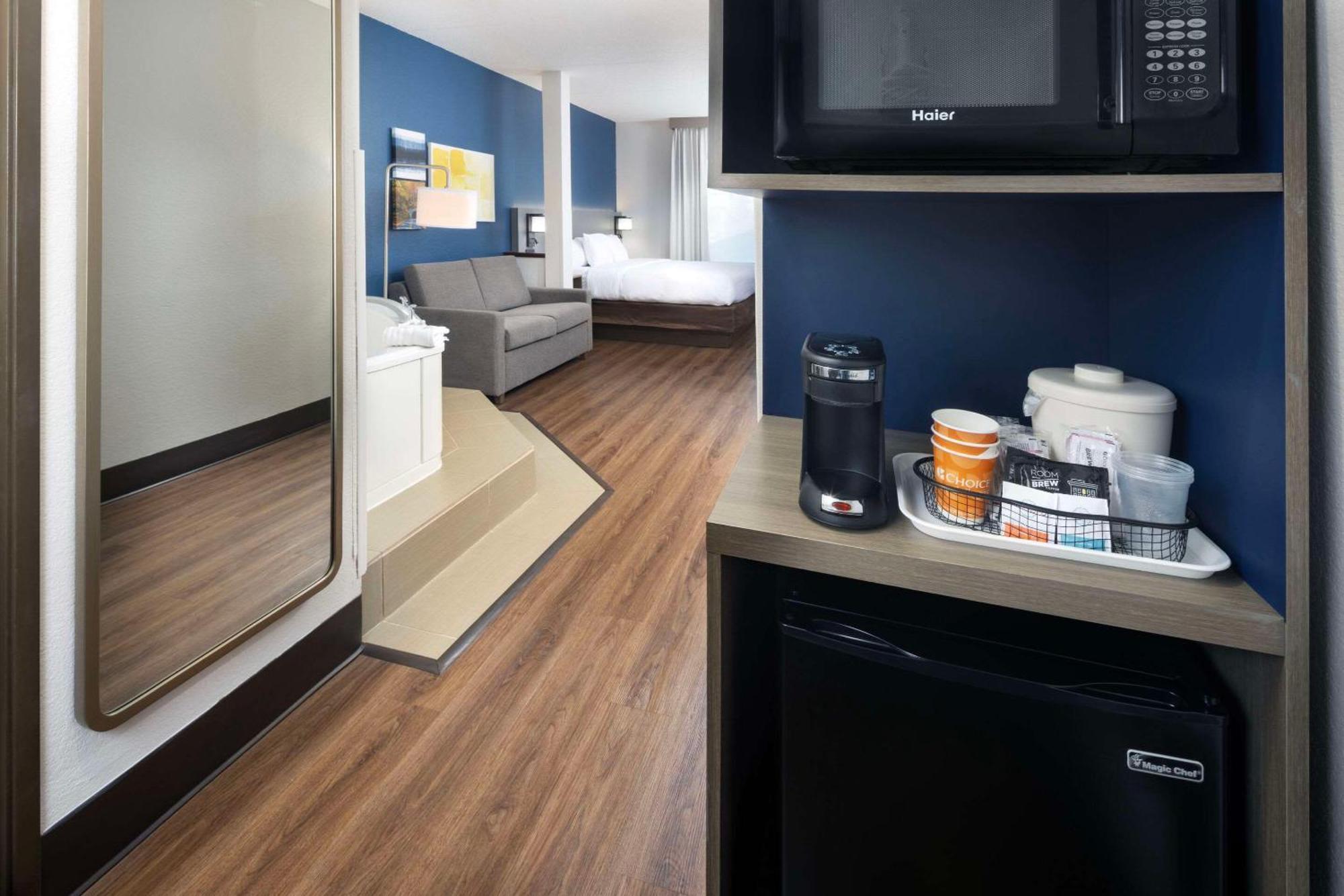 Comfort Outlet Center Hotel 3*