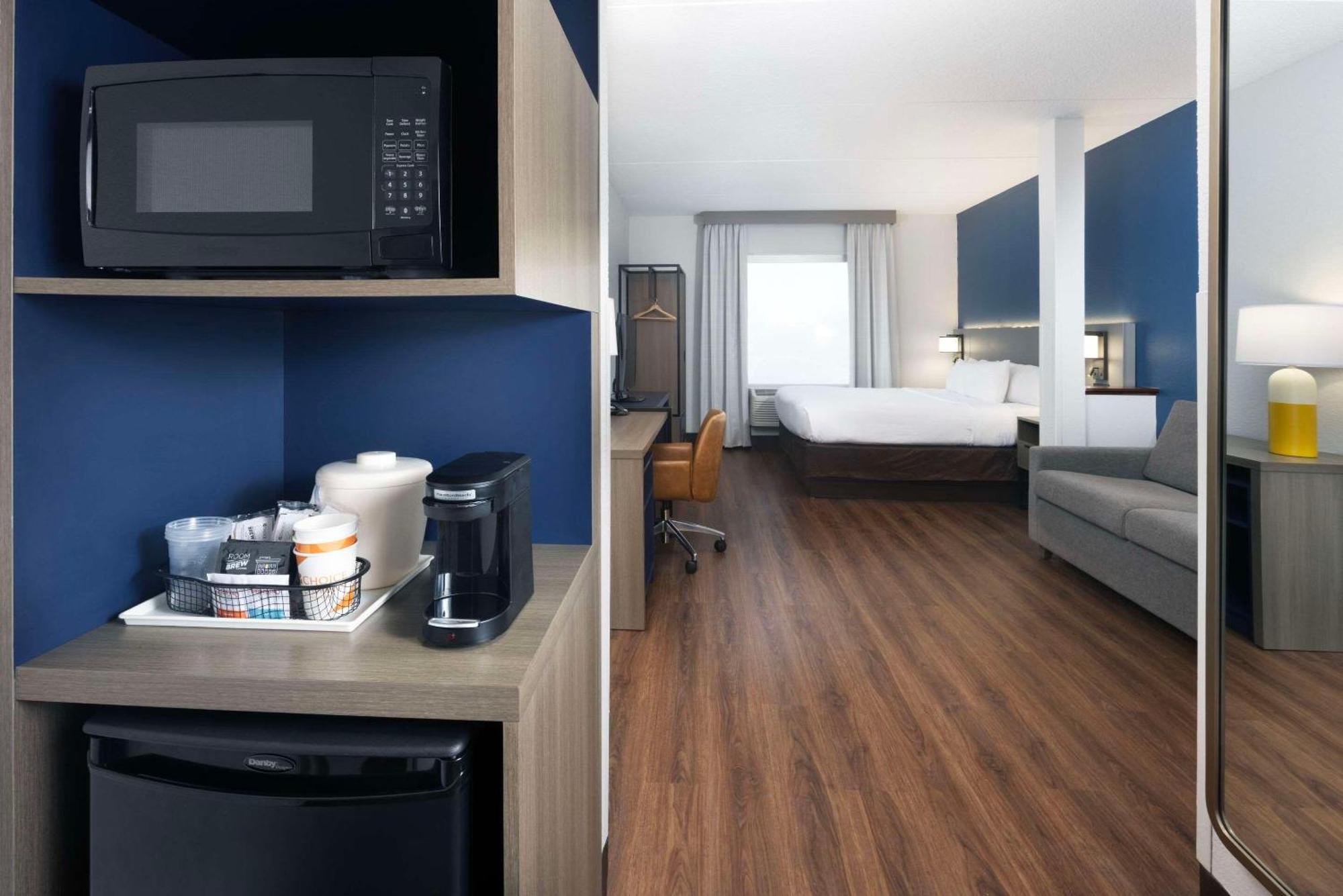 Comfort Outlet Center Hotel Asheville