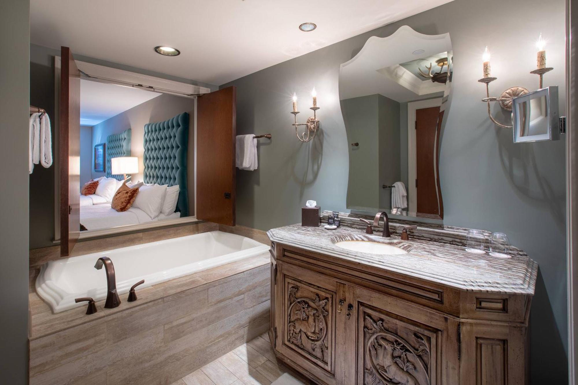 Grand Bohemian Asheville, Autograph Collection