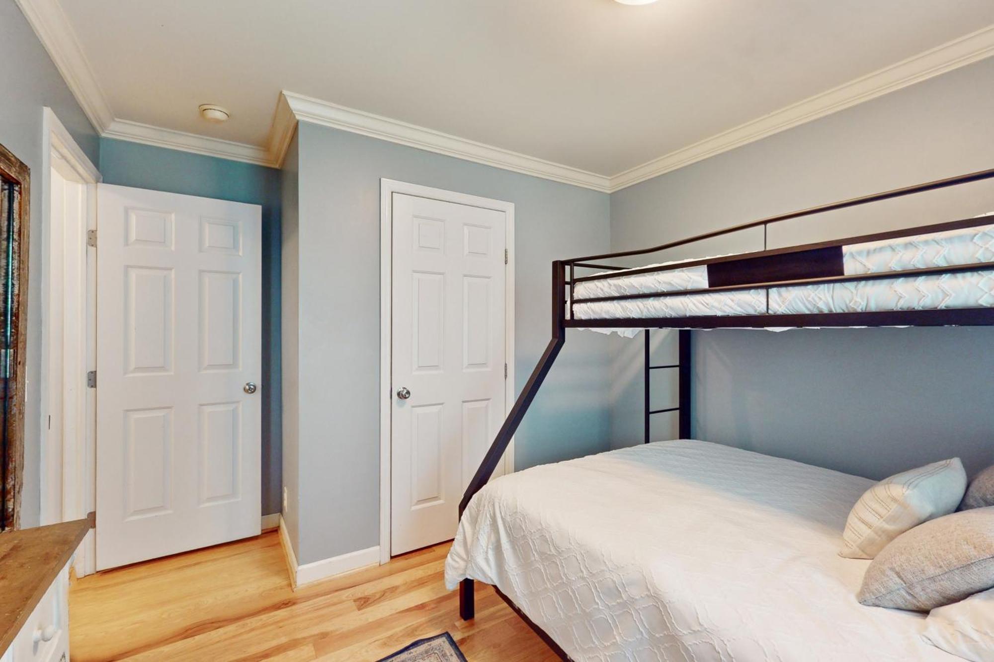 Brownstone Escape Holiday home *