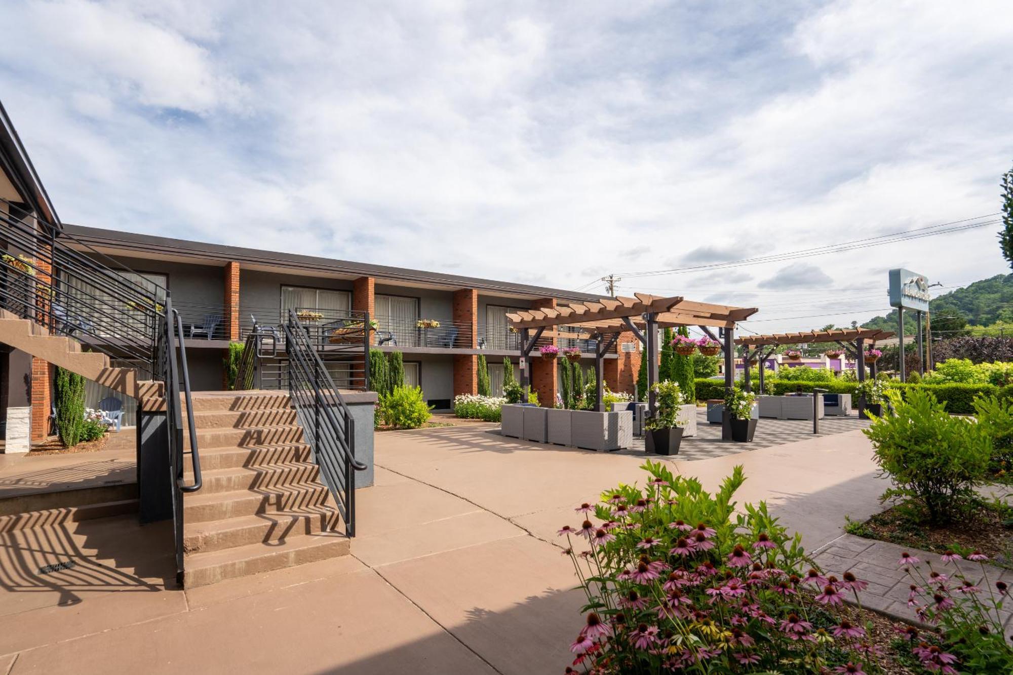 The Beaucatcher, A Boutique Motel 2*